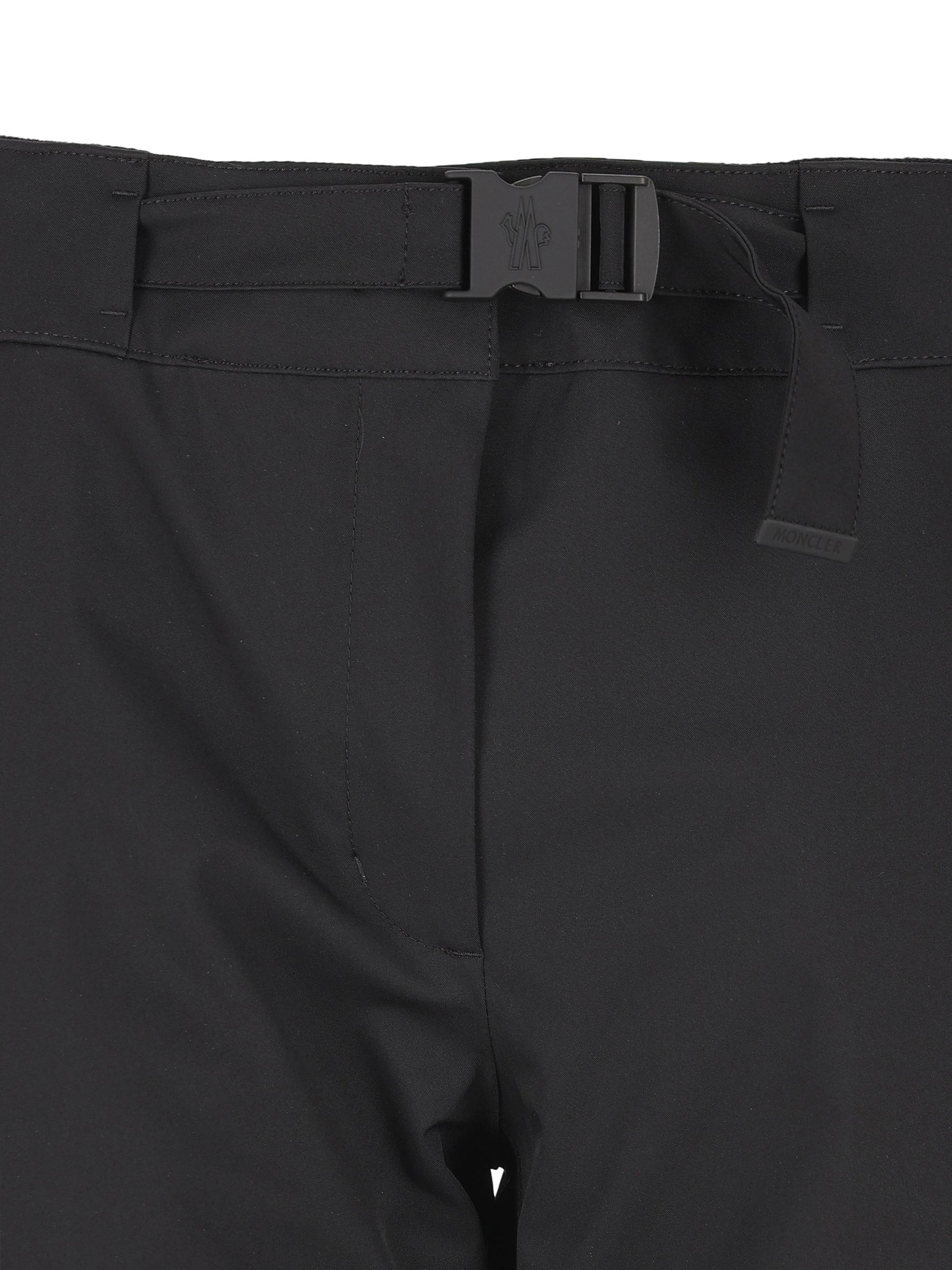 Pantaloni realizzati in poliammide. W2G00010 53066999 MONCLER GRENOBLE 