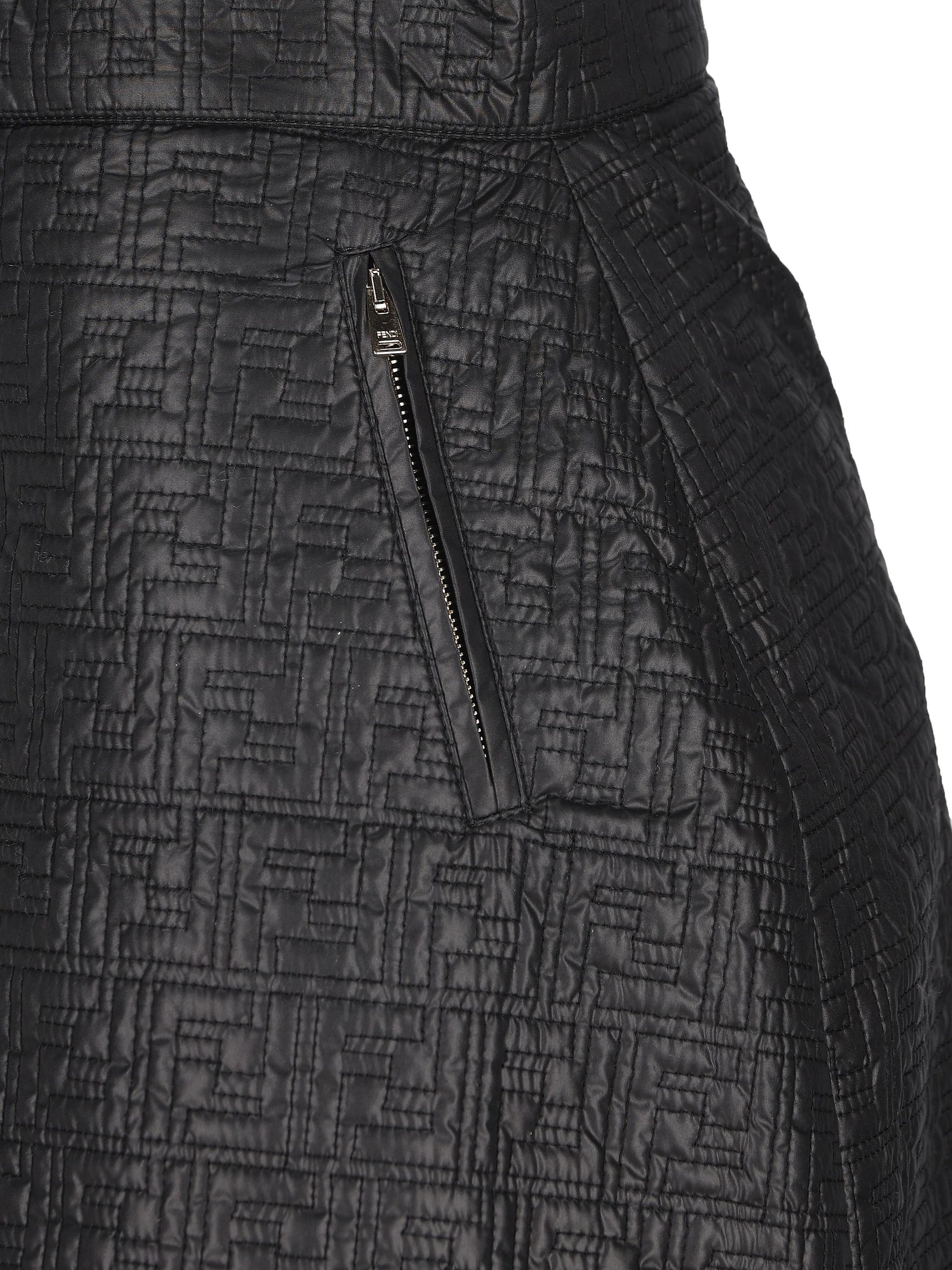 Gonna realizzata in nylon trapuntato. FAB407 AT9CF0GME FENDI 