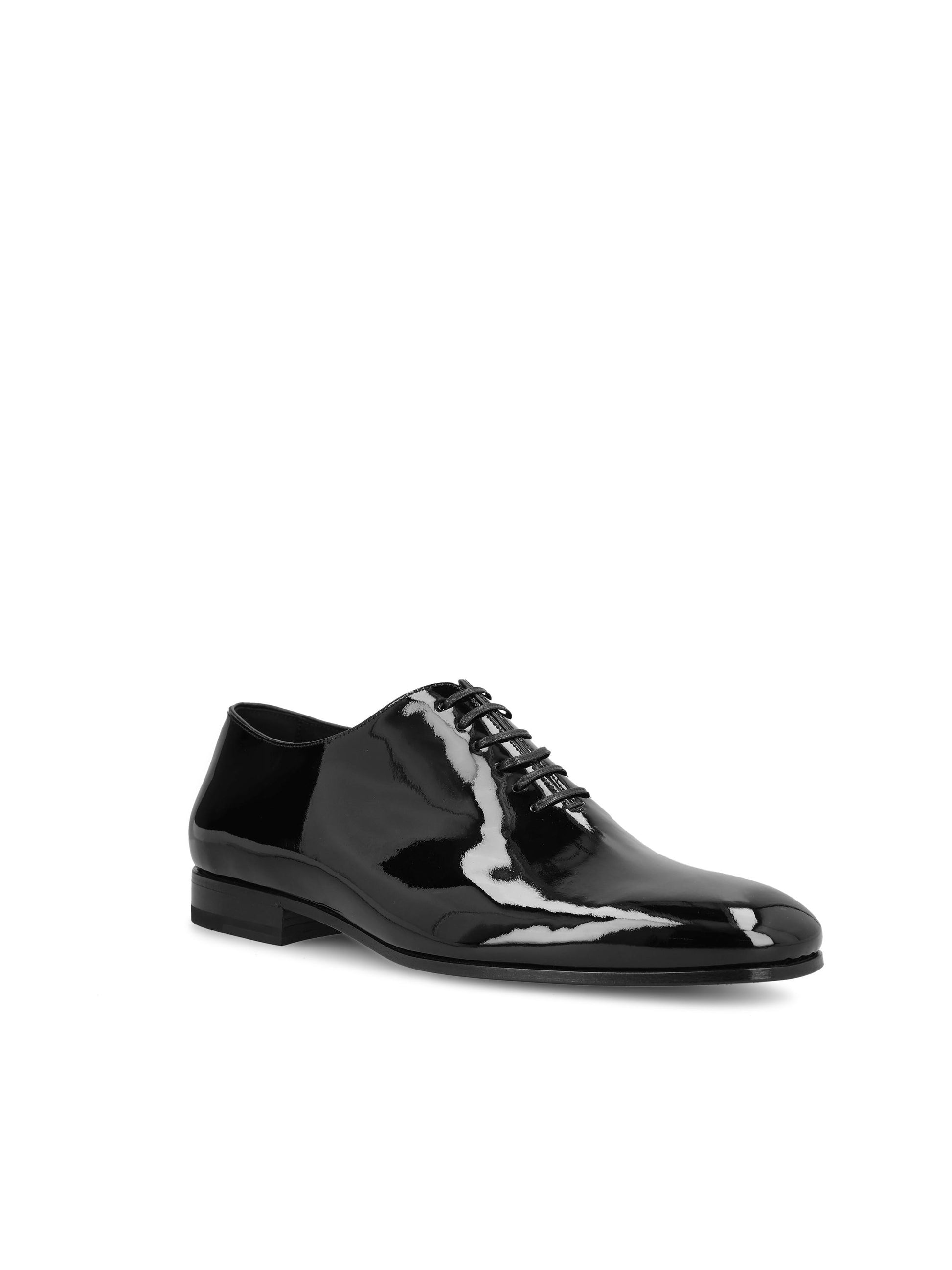 Stringate realizzate in vitello verniciato. 02A025 787443003 SALVATORE FERRAGAMO 