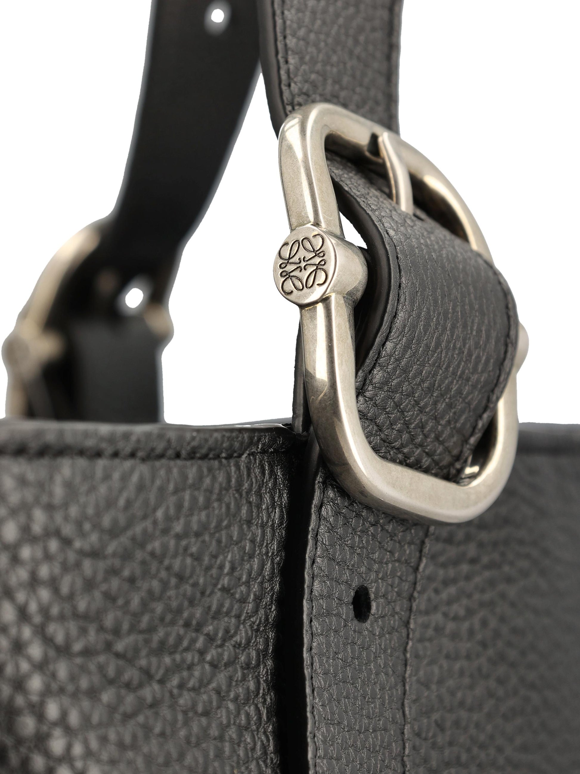 Borsa realizzata in pelle di vitello. BB22LTTX01 1100 LOEWE 