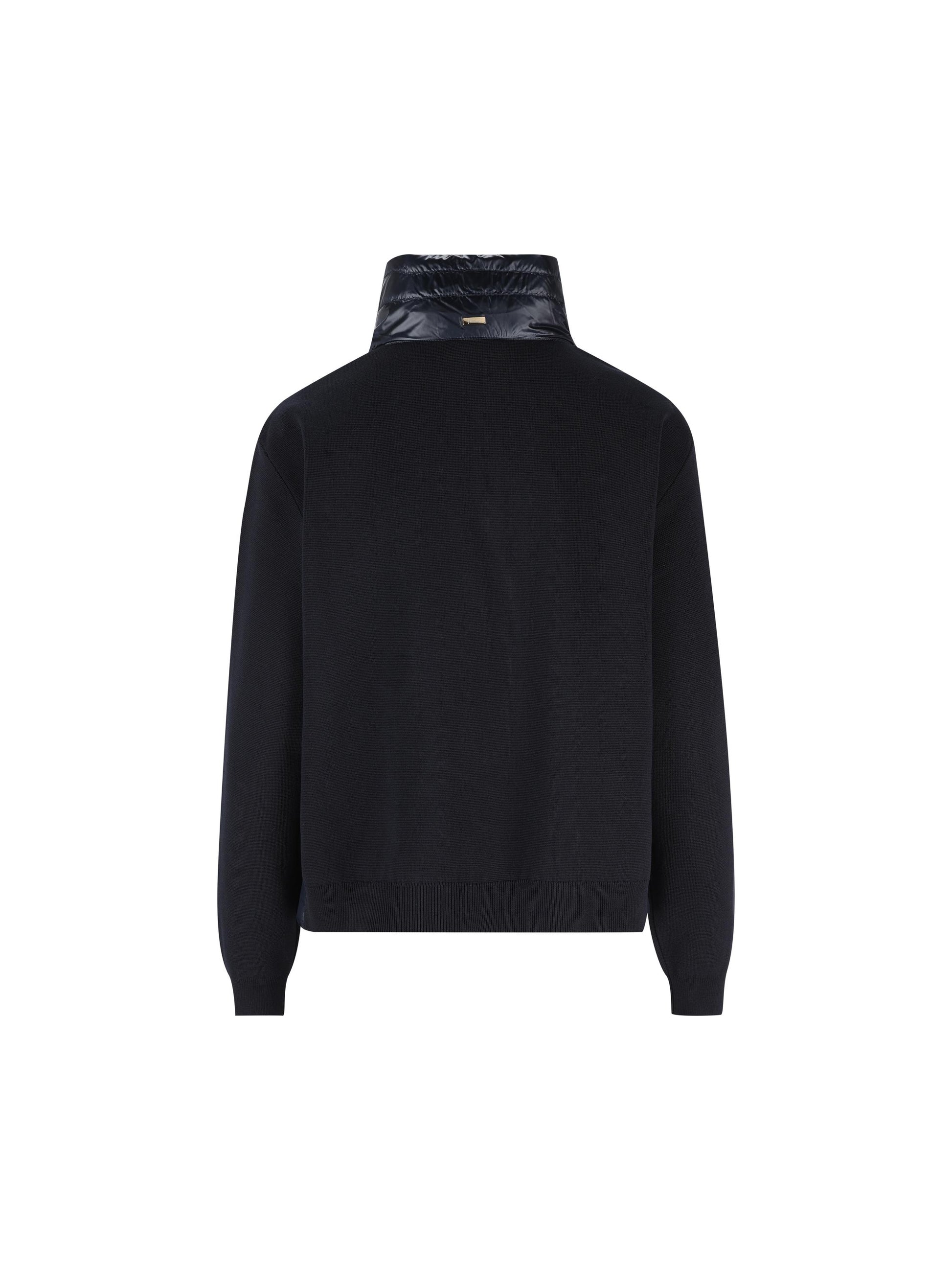 Piumino realizzato in poliammide e cotone. MP000155D 720989200 HERNO 