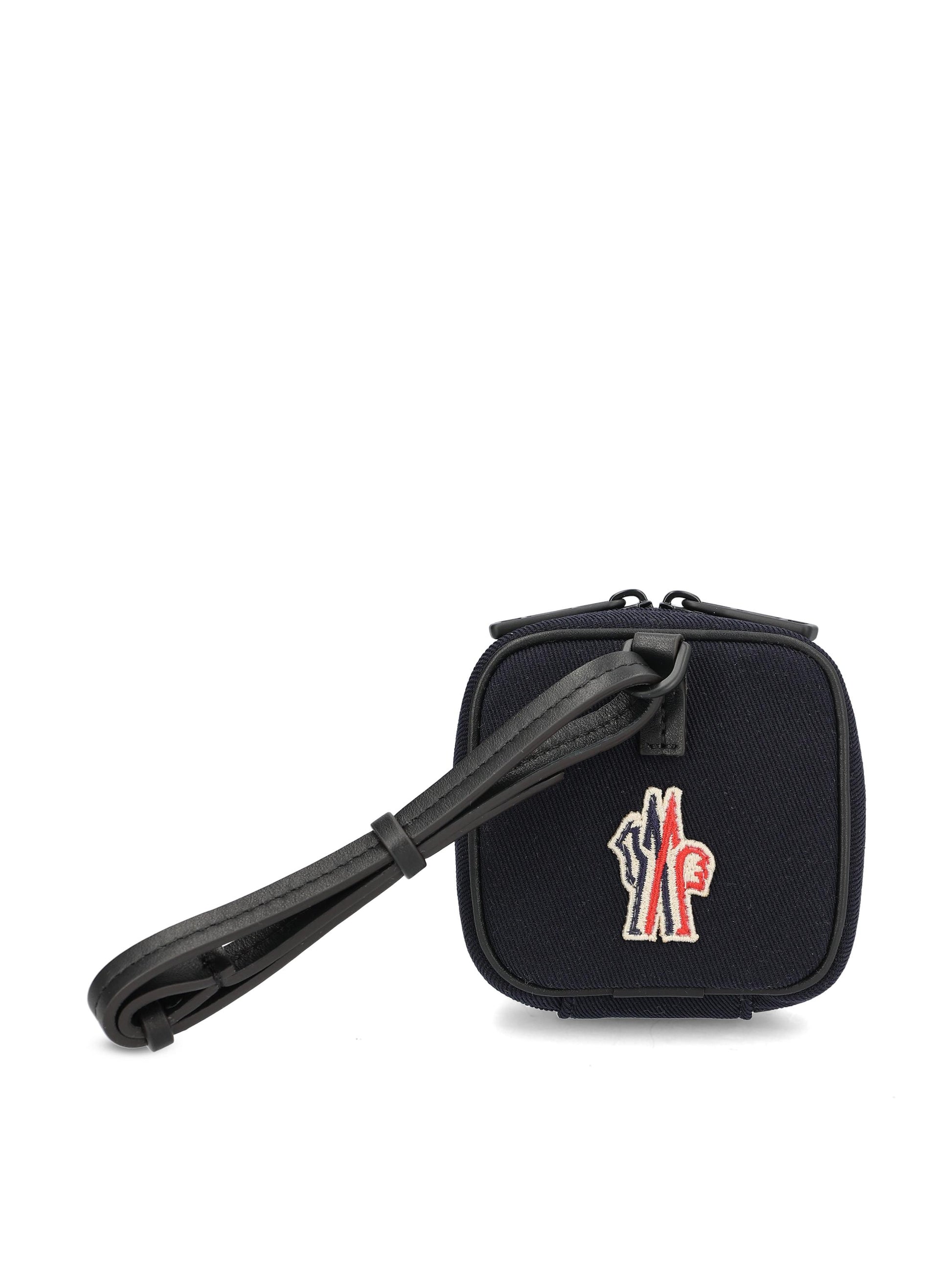 Pochette realizzata in poliammide. W6A00003 M8970778 MONCLER GRENOBLE 