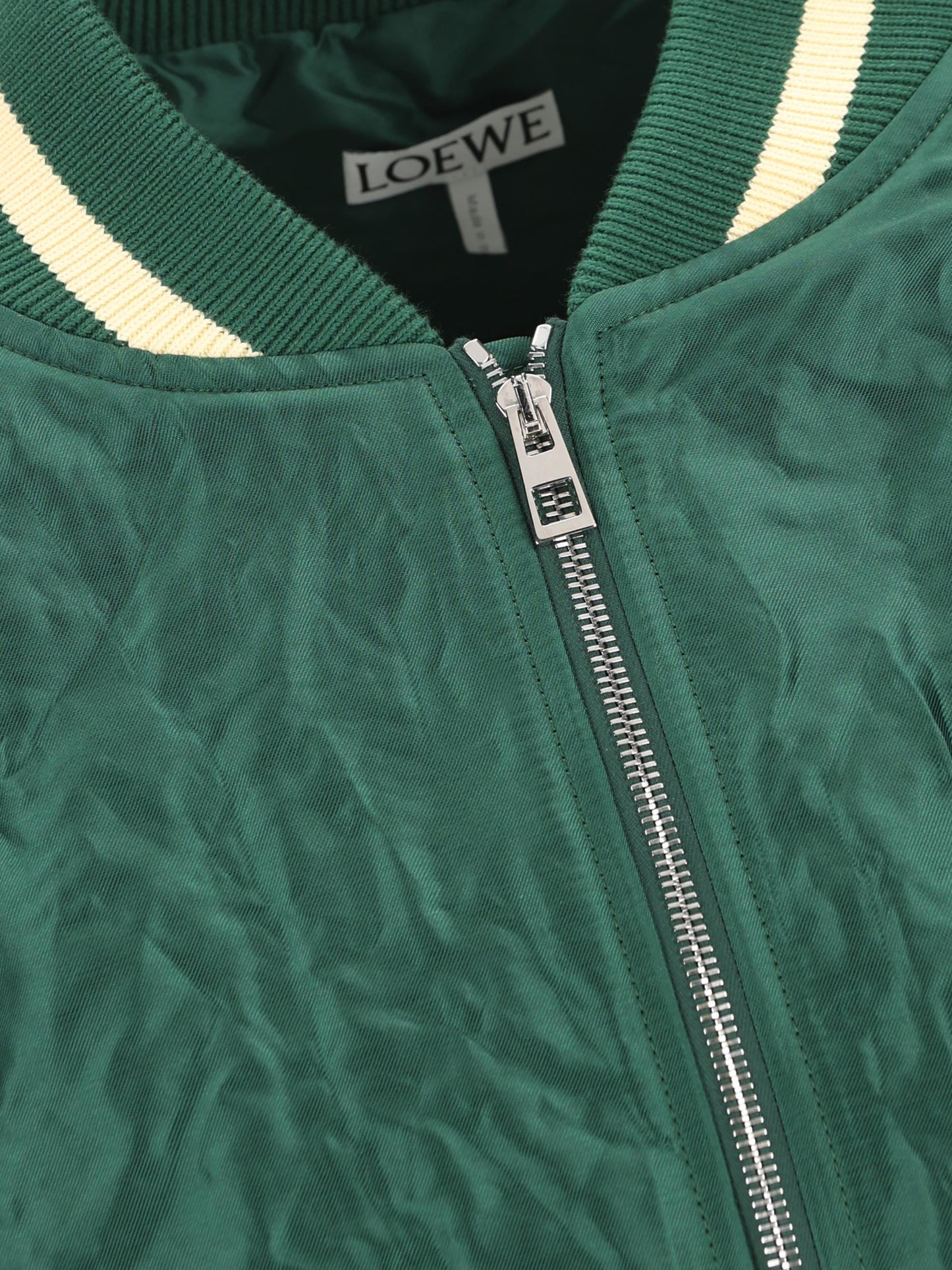 Giacca realizzata in poliestere. S540Y02XCV 4110 LOEWE 