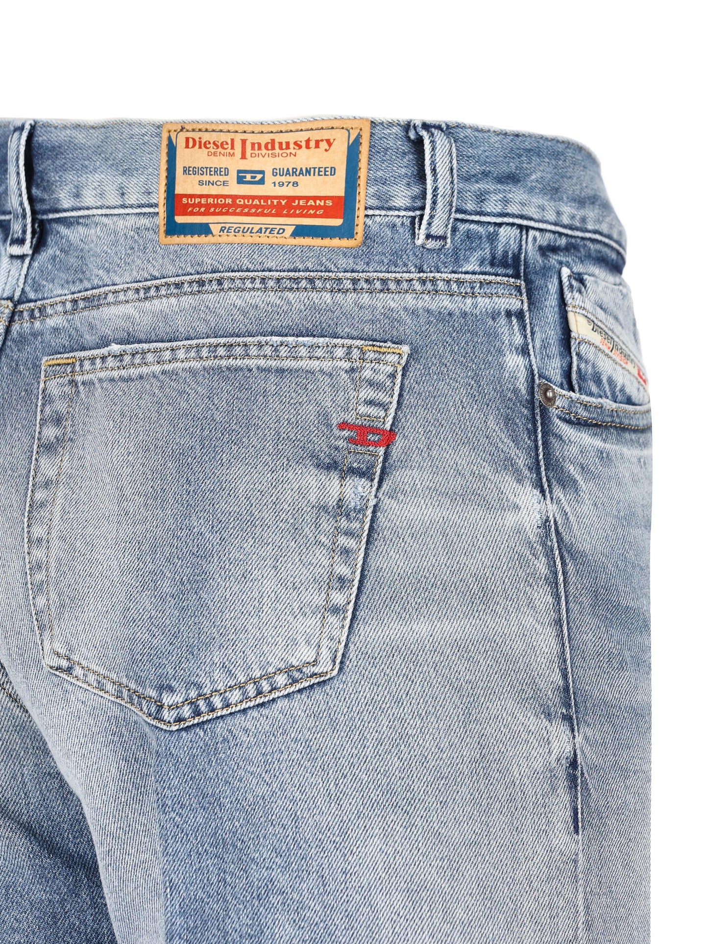 Pantaloni realizzati in cotone. A03624 09M0701 DIESEL 