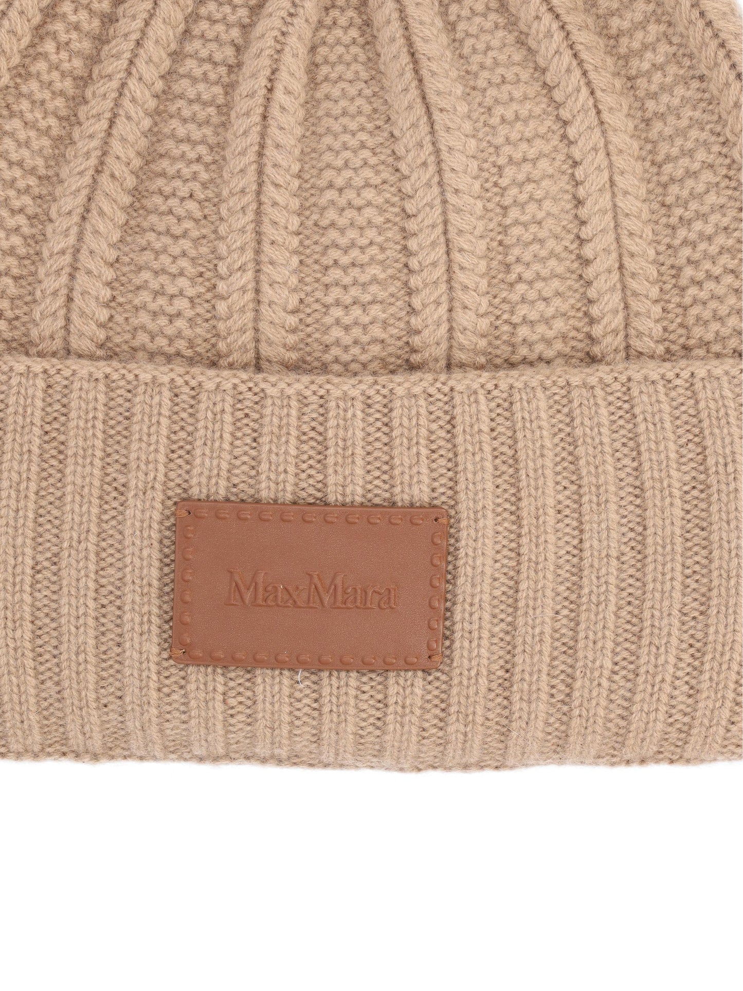 Cappello realizzato in cashmere. 2524576072600 016 MAX MARA 