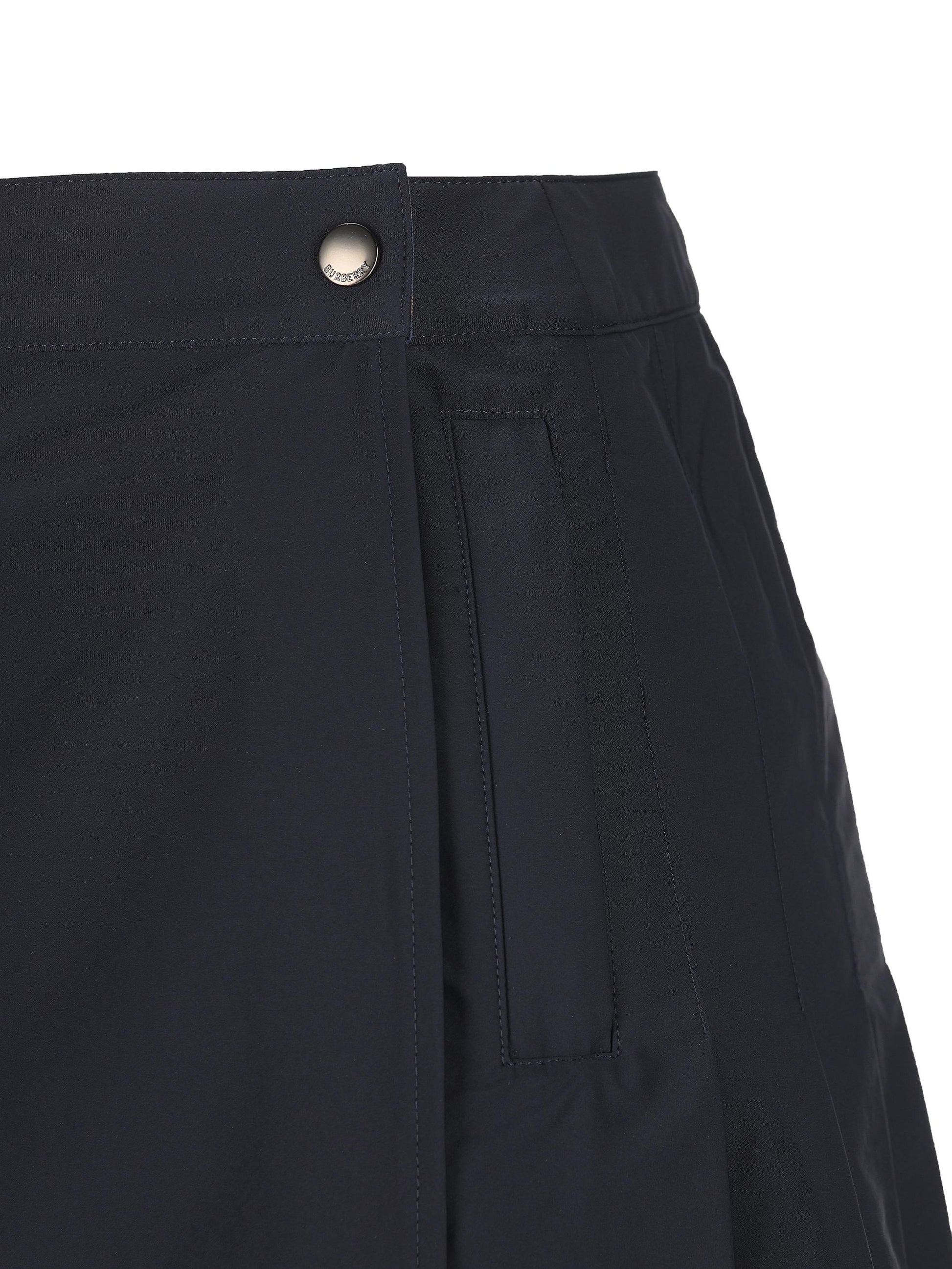 Minigonna realizzata in nylon strech. 8116189 C4008 BURBERRY 