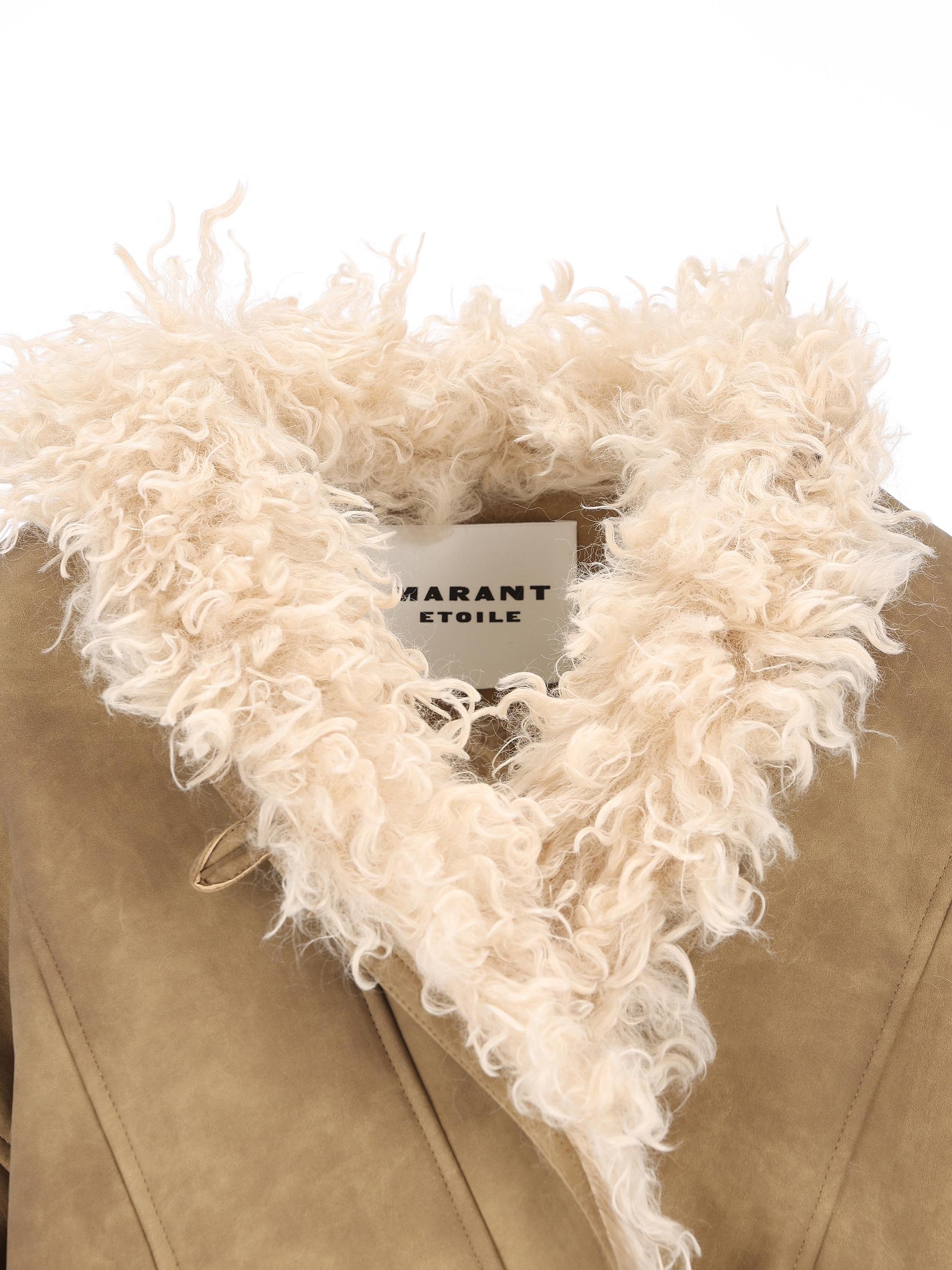Cappotto realizzato in ecopelliccia shearling. 25AMA0427FA-C3A01E 50TA ISABEL MARANT ETOILE 