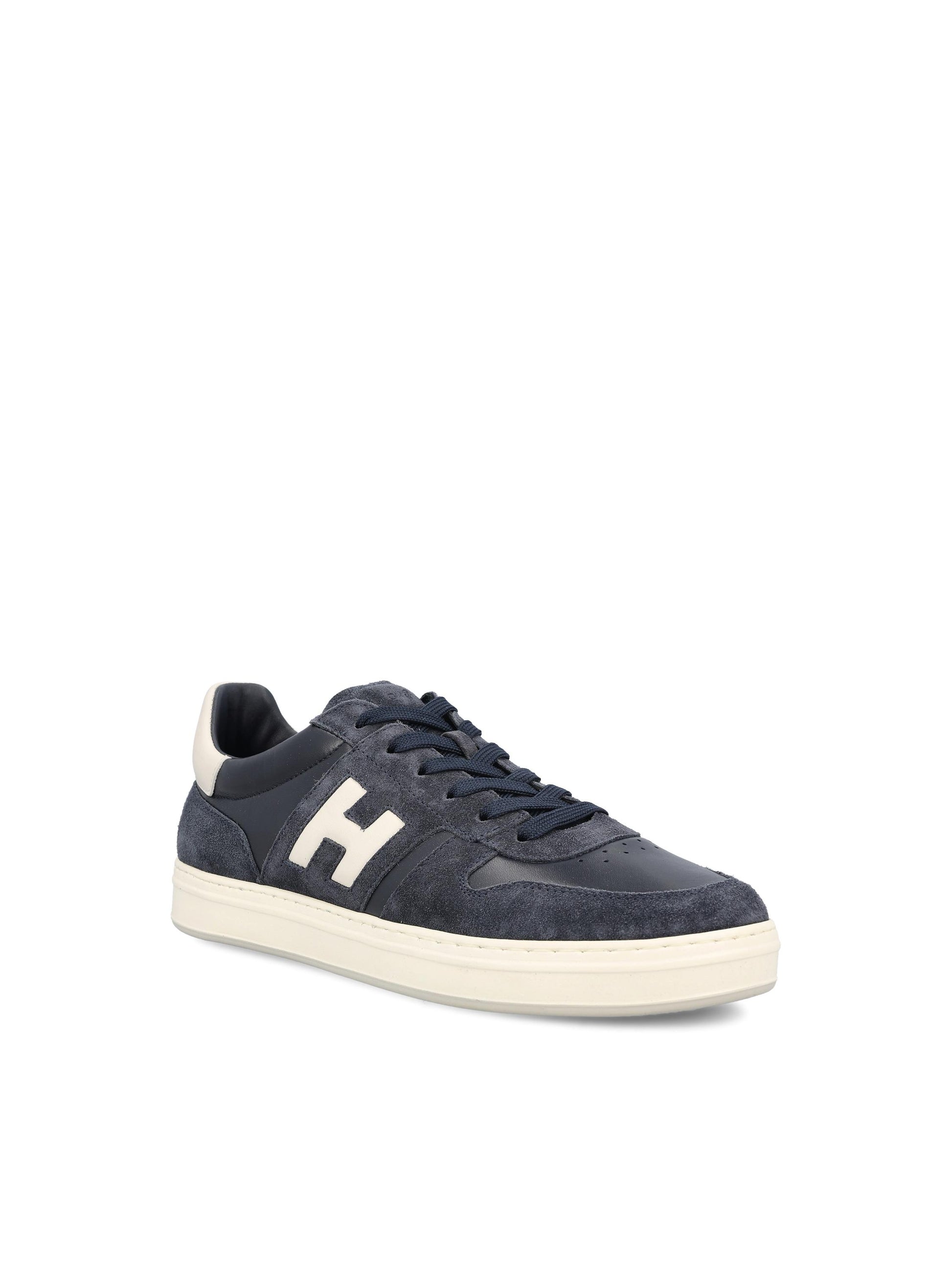 Sneakers realizzate in pelle scamosciata. HXM6680FZ00UHC 01VU HOGAN 