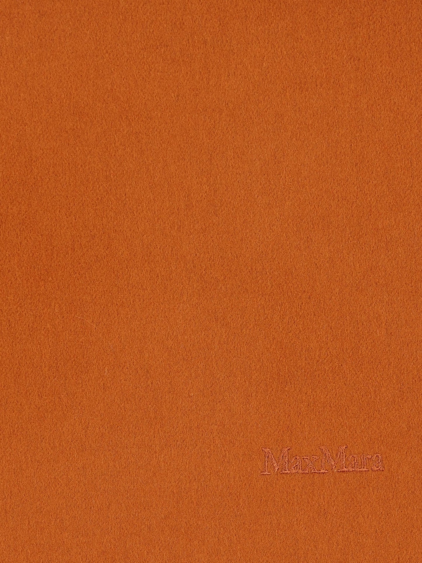 Sciarpa realizzata in cashmere. 2524546332600 042 MAX MARA 