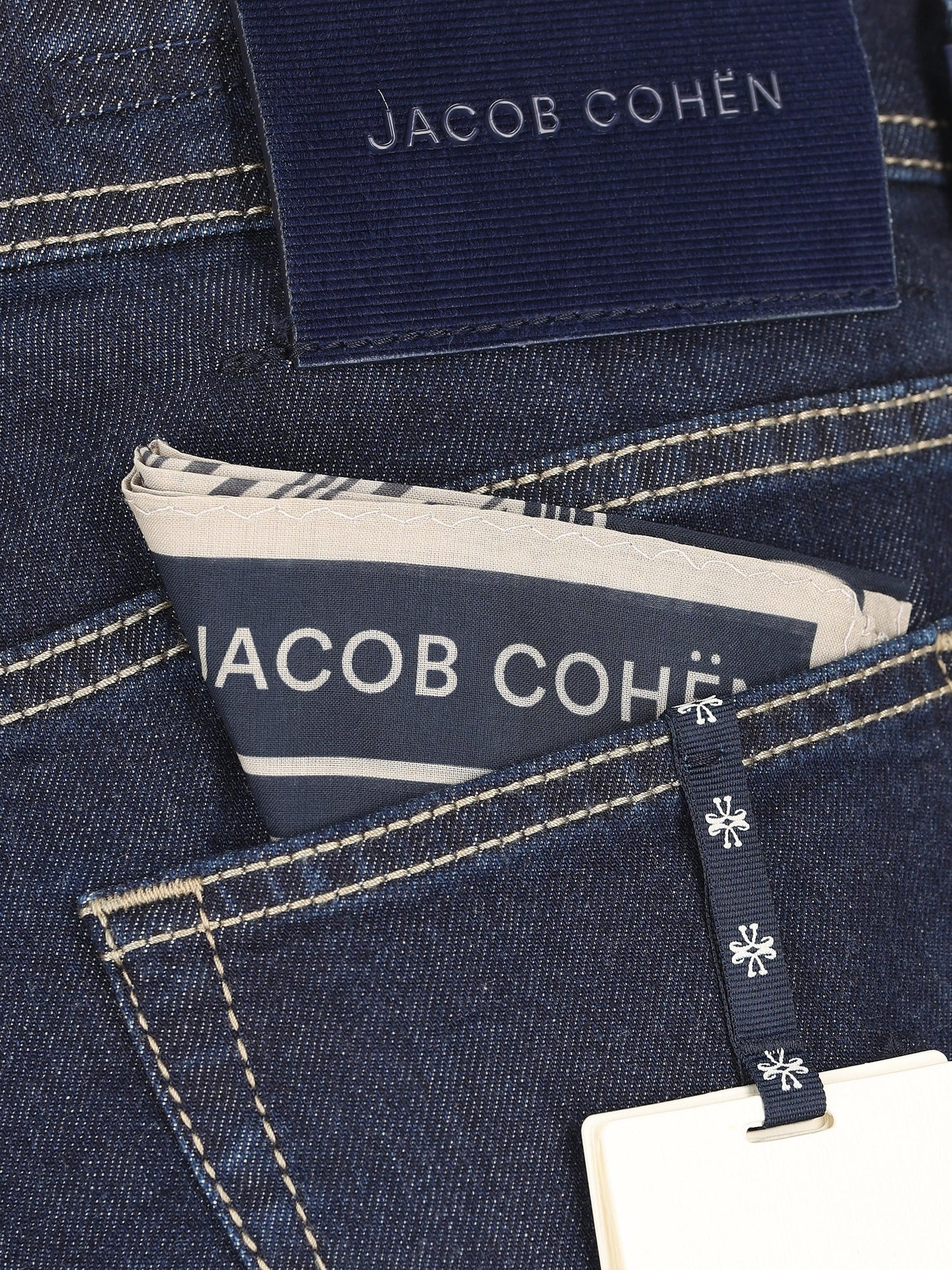 Pantaloni realizzati in cotone. QM004073 S4324R1100D JACOB COHËN 