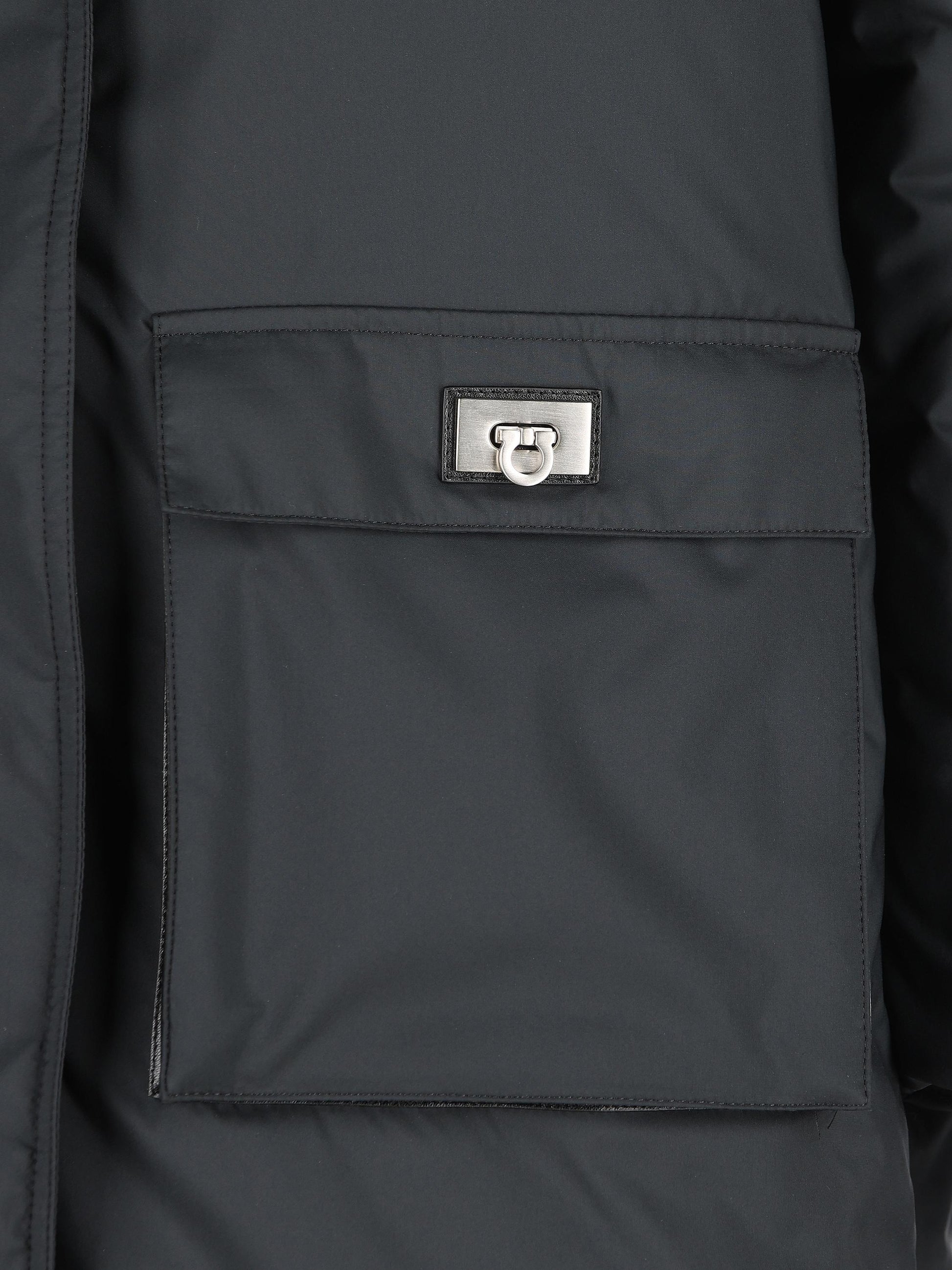 Parka realizzato in poliammide. 13I014 791895002 SALVATORE FERRAGAMO 