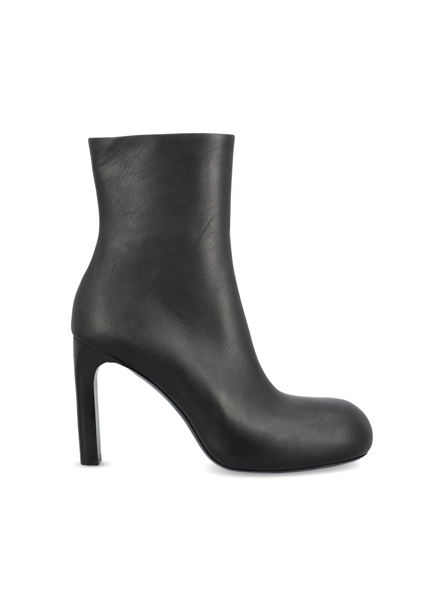 Stivali realizzati in pelle. 844897 WBDH51081 BALENCIAGA 