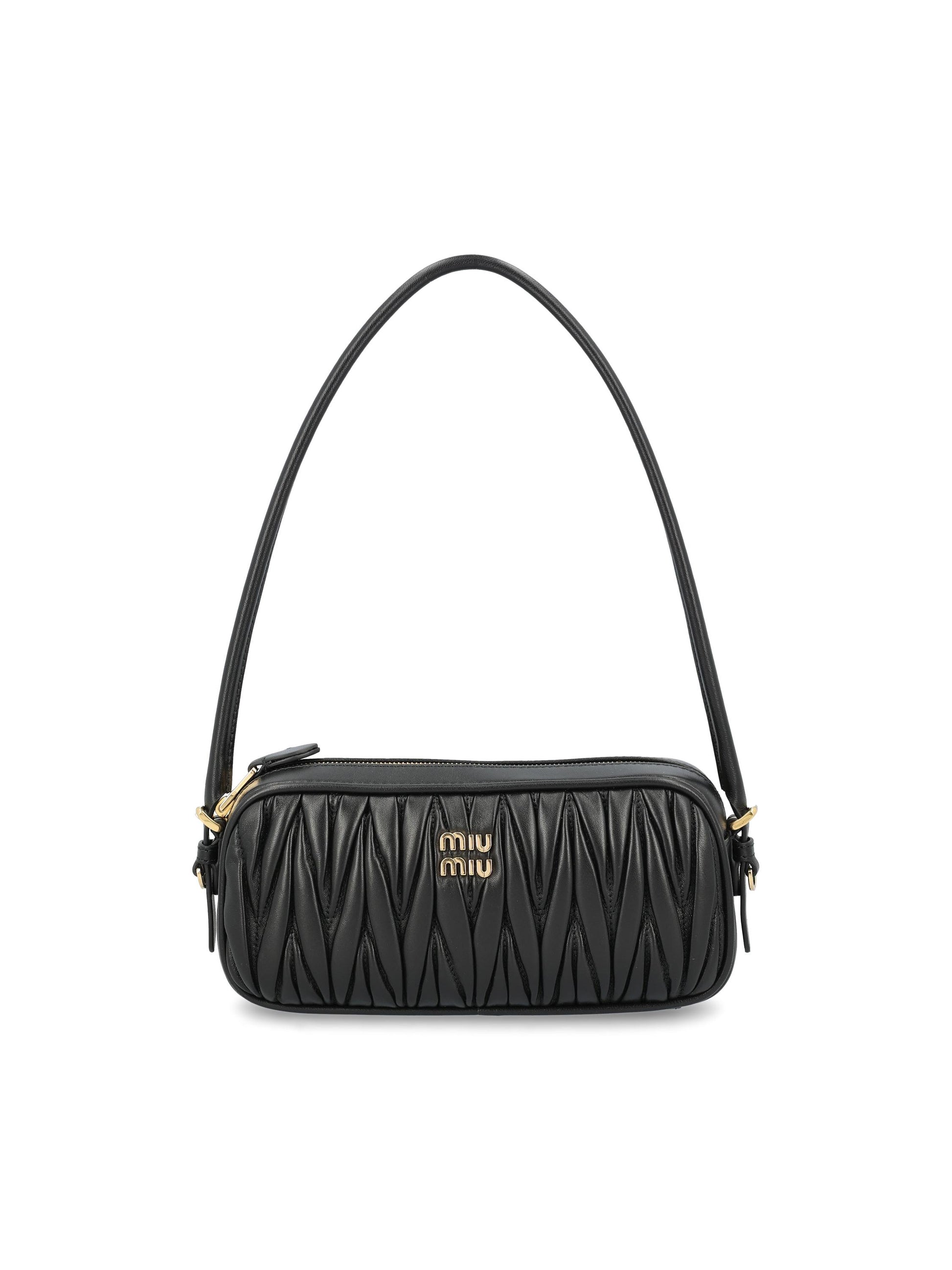 Pouch realizzata in pelle di agnello. 5NE024 AFPPF0002 MIU MIU 