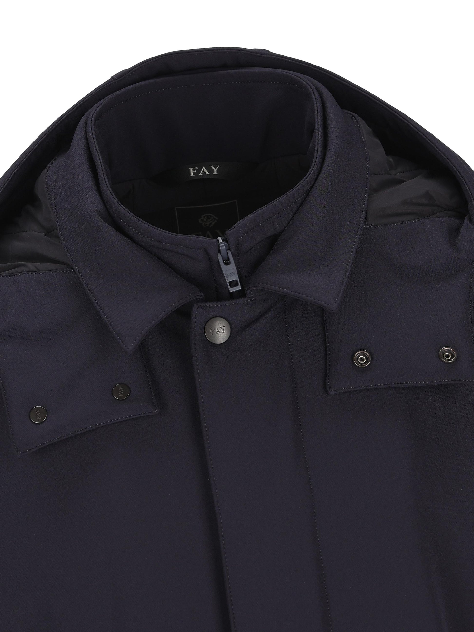 Giacca realizzata in poliammide. NAM6151037JXRF U807 FAY 