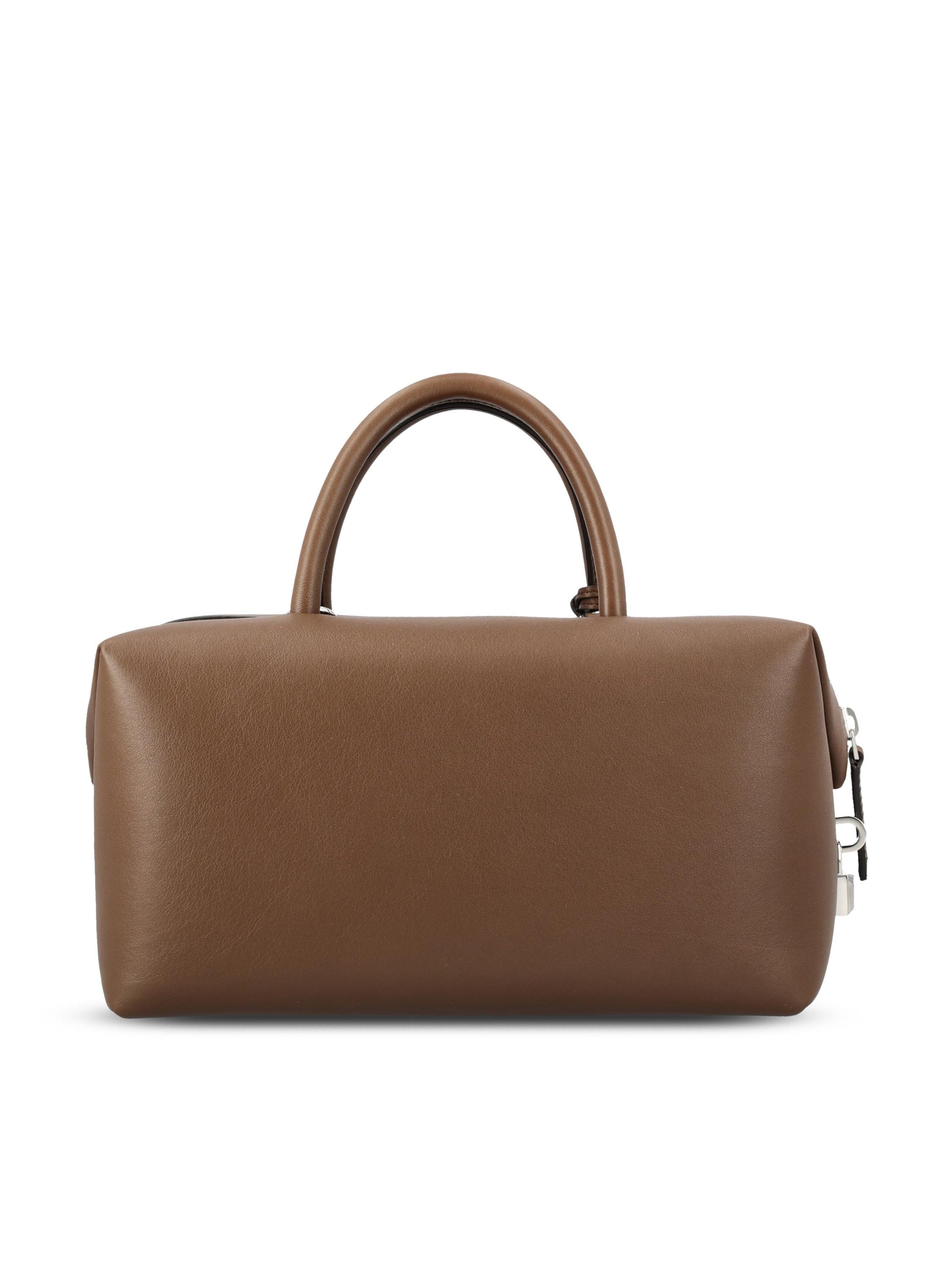 Bauletto realizzato in pelle naturale. 2614511041600 029 MAX MARA 