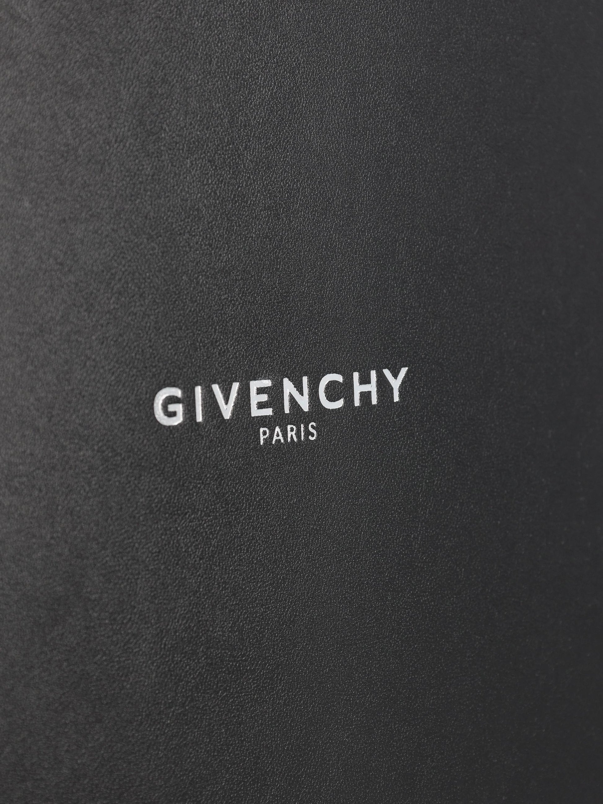 Pochette realizzata in pelle. BK60FXK21L 001 GIVENCHY 