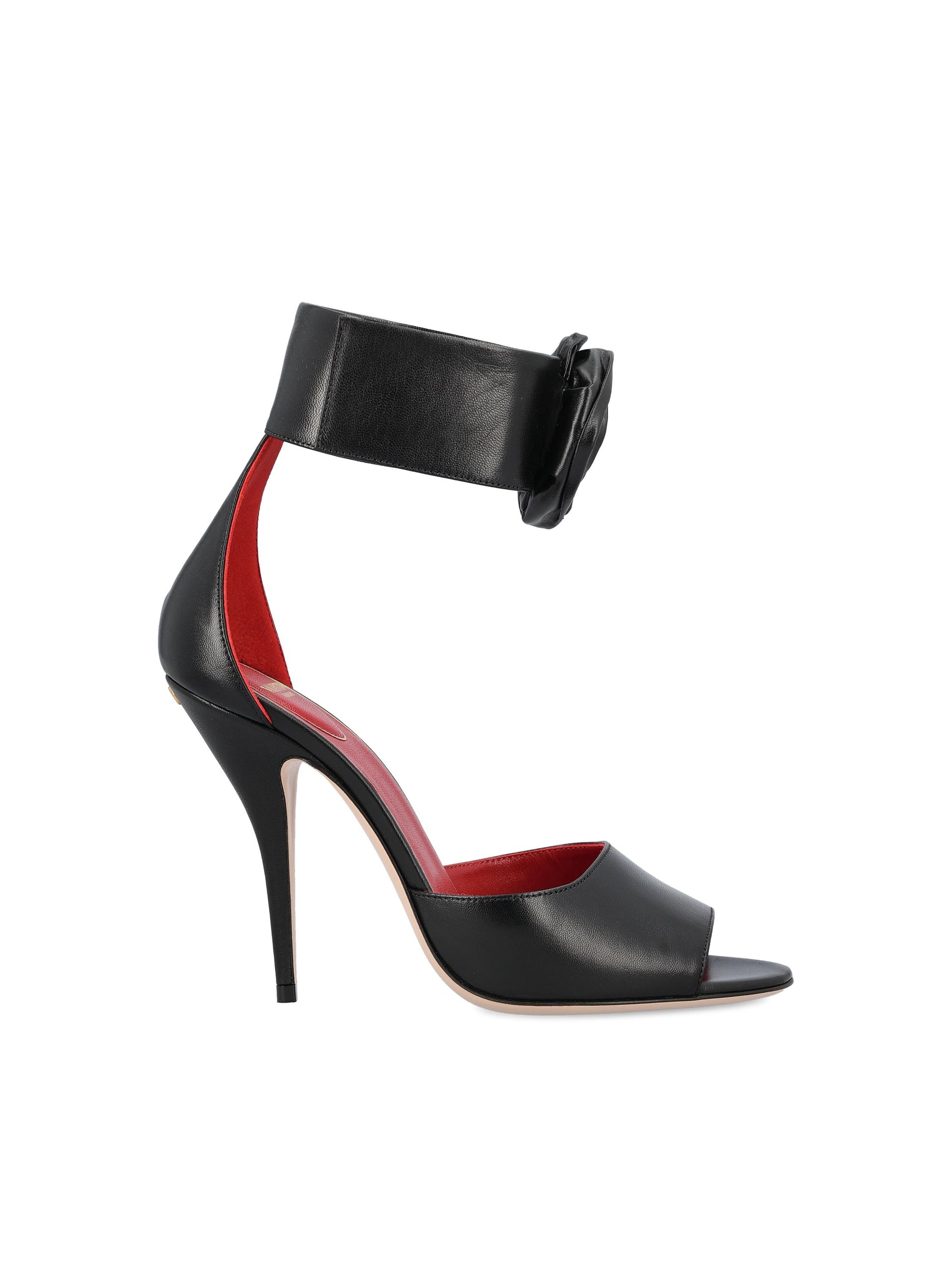 Sandalo realizzato in pelle. 7W0S0MY5RDW N78 VALENTINO GARAVANI 