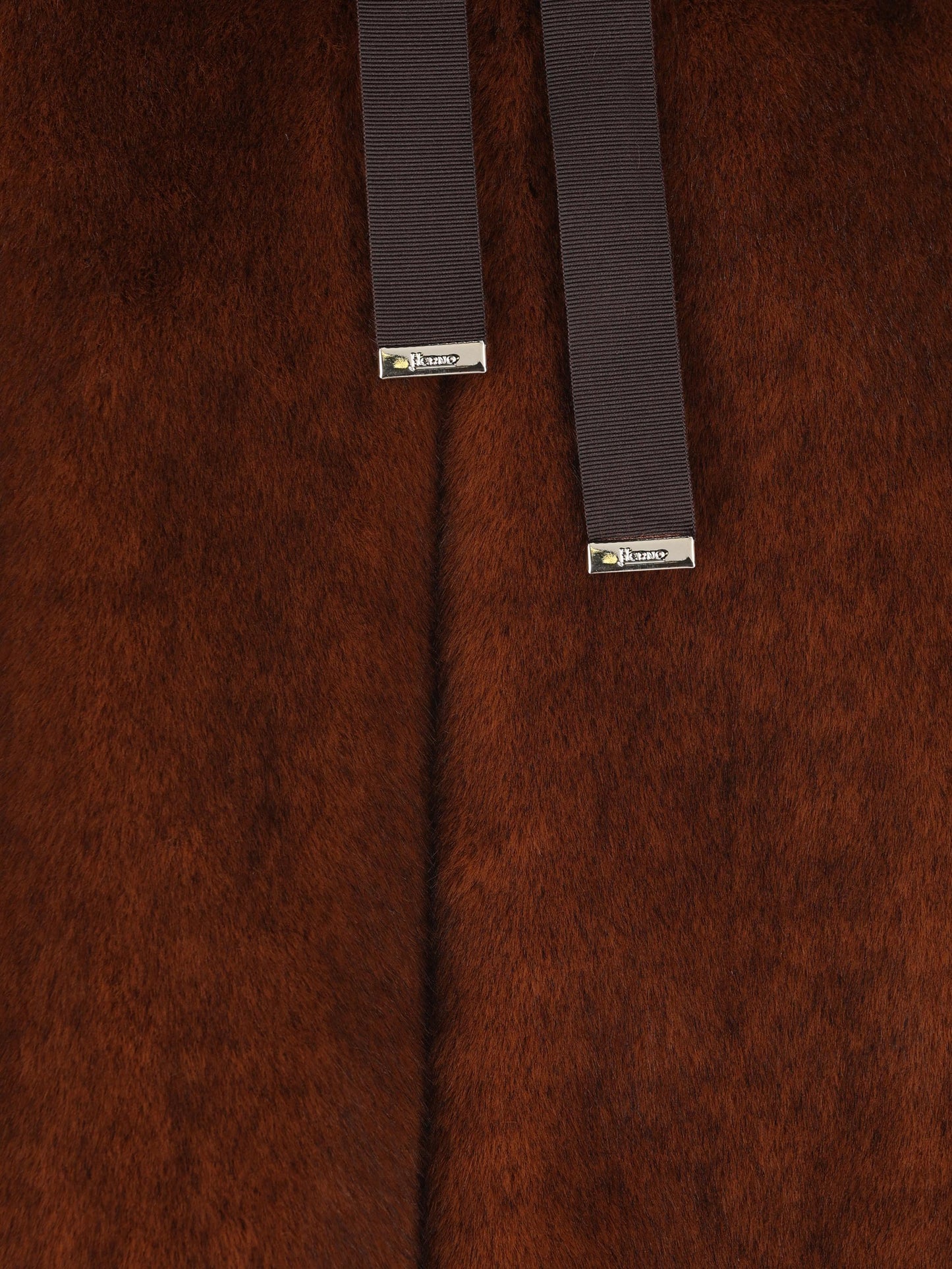 Giacca Effetto Pelliccia con Cappuccio GI000318D 127398800 HERNO 