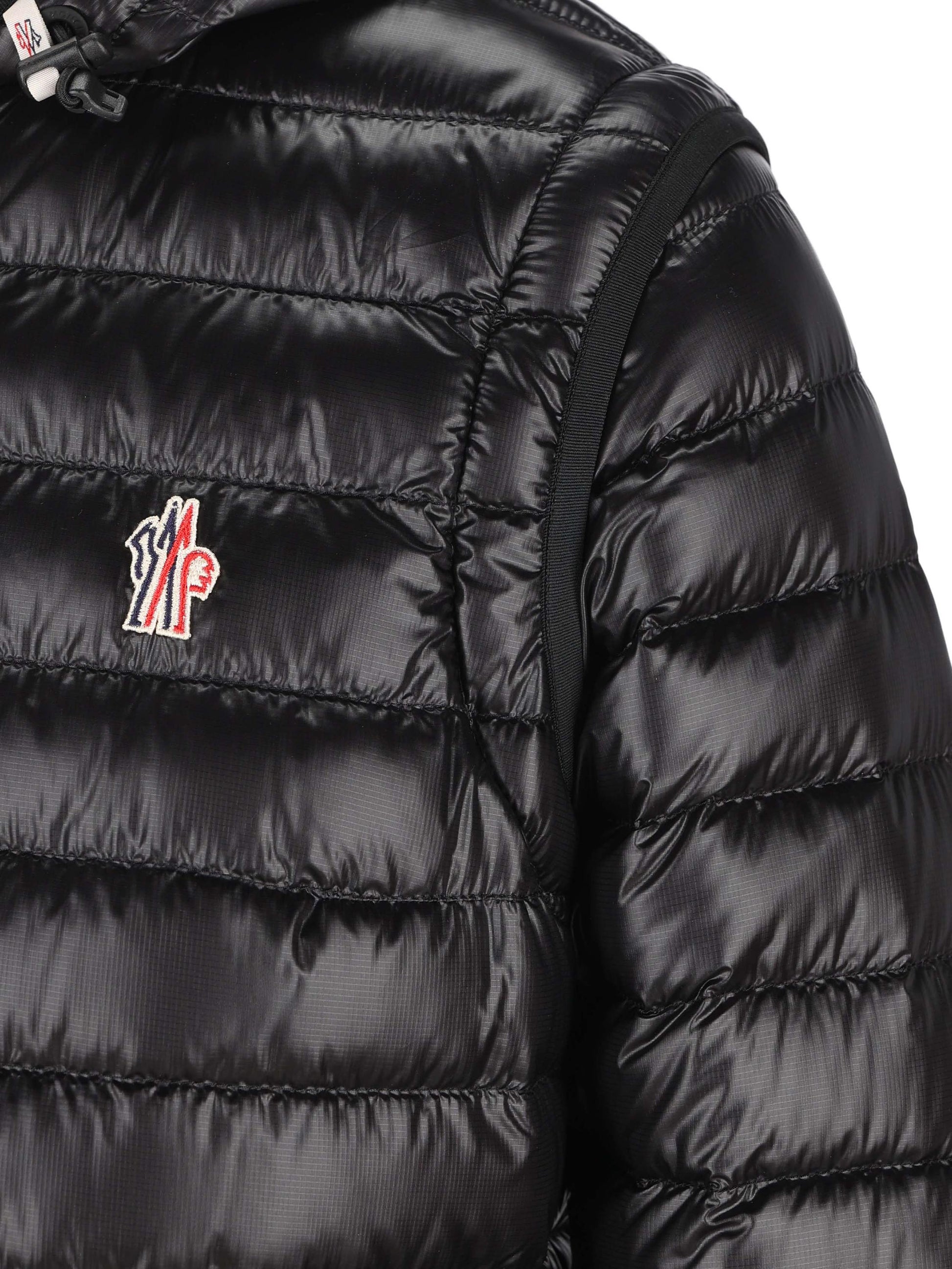 Piumino realizzato in poliammide. W1A00018 597X6999 MONCLER GRENOBLE 