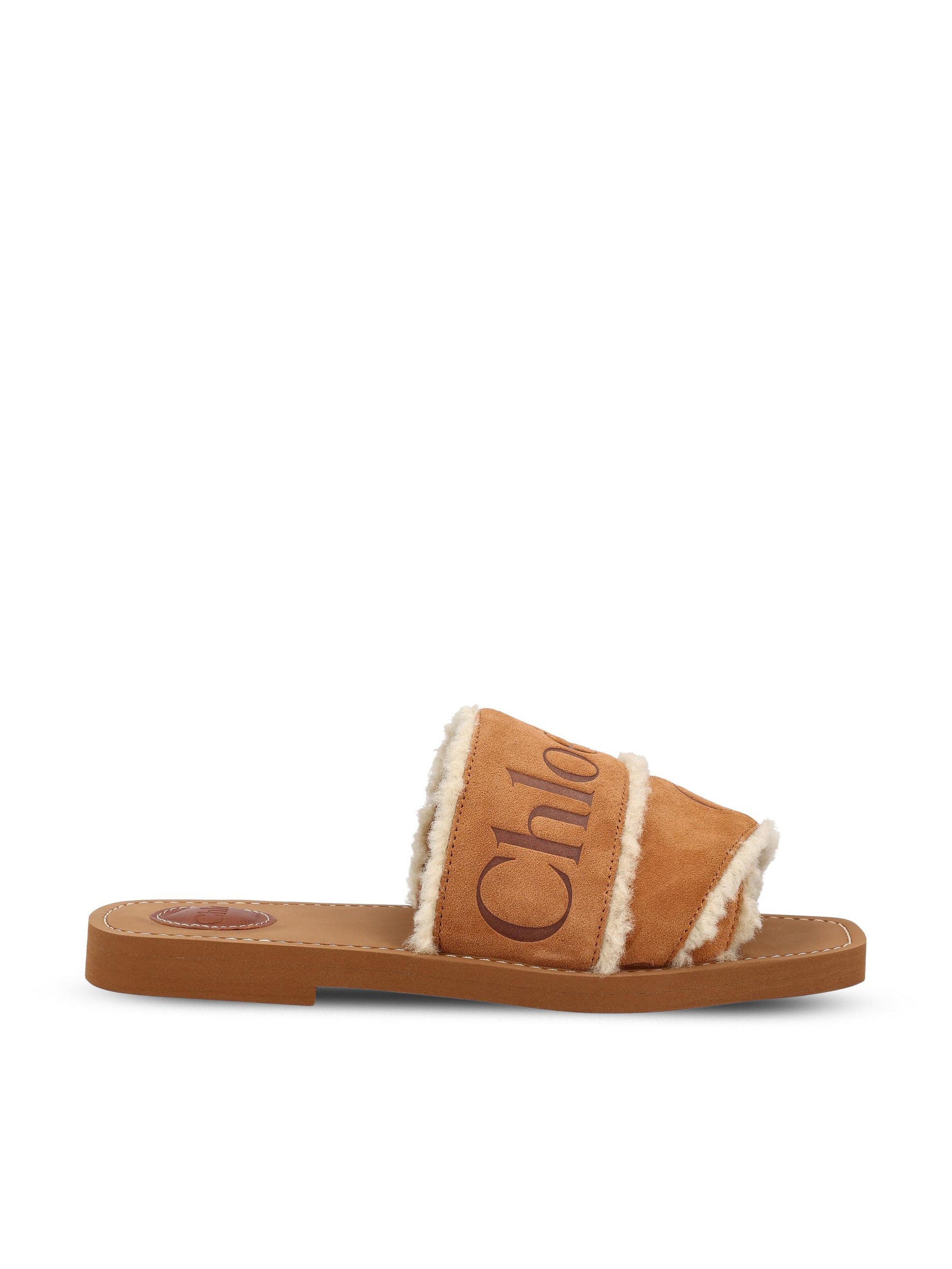 Sabot realizzate in pelle di vitello. CH25W188TX 270 CHLOE' 