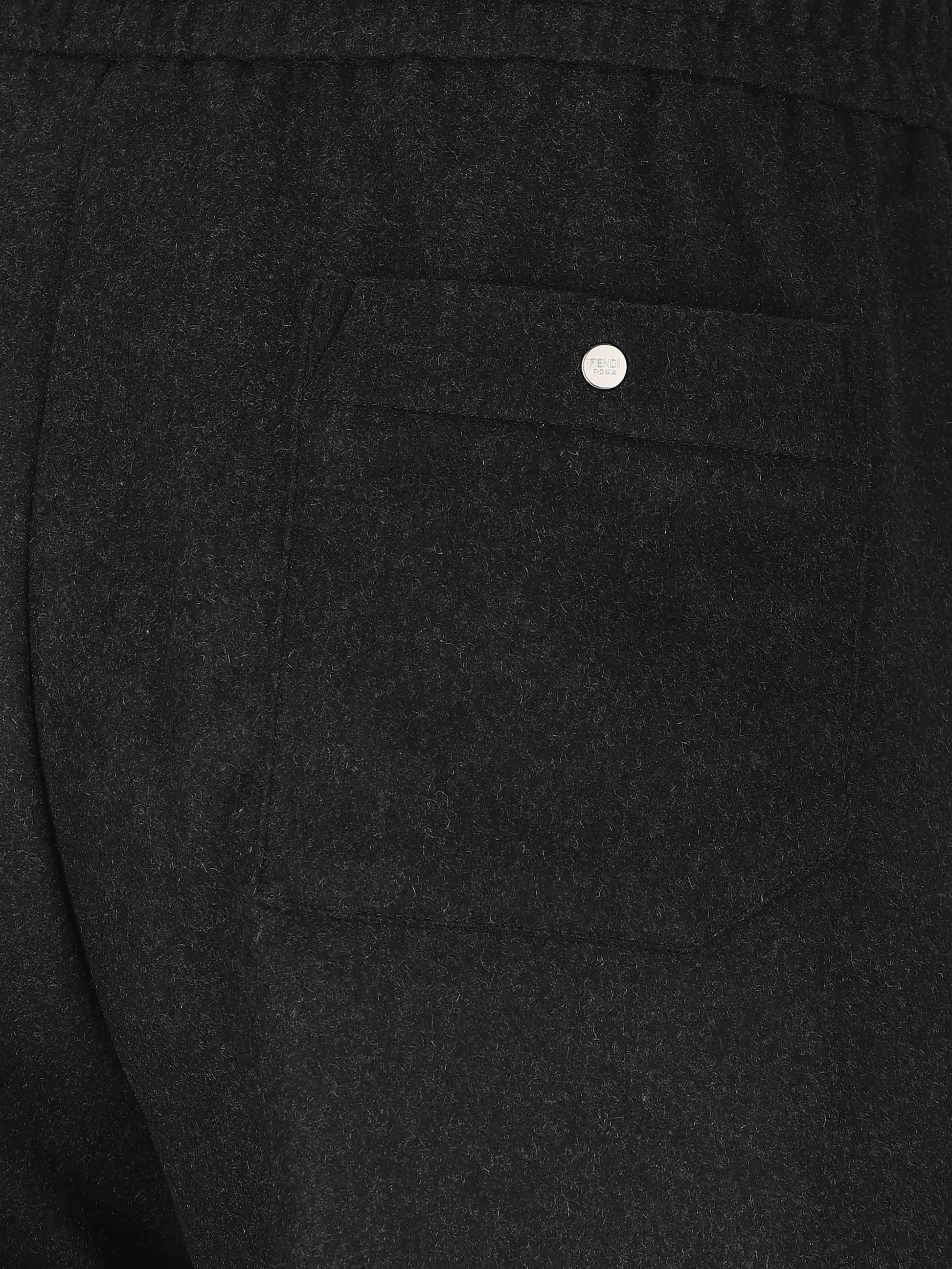 Pantaloni realizzati in cashmere ed elastan. FAB935 AVINF0TY6 FENDI 