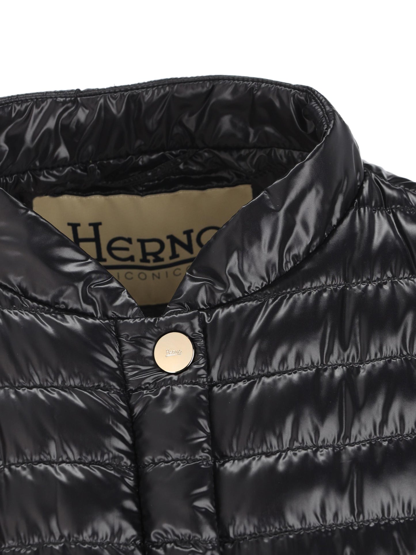 Piumino realizzato in poliammide. PI0608DIC 12017Z9300 HERNO 