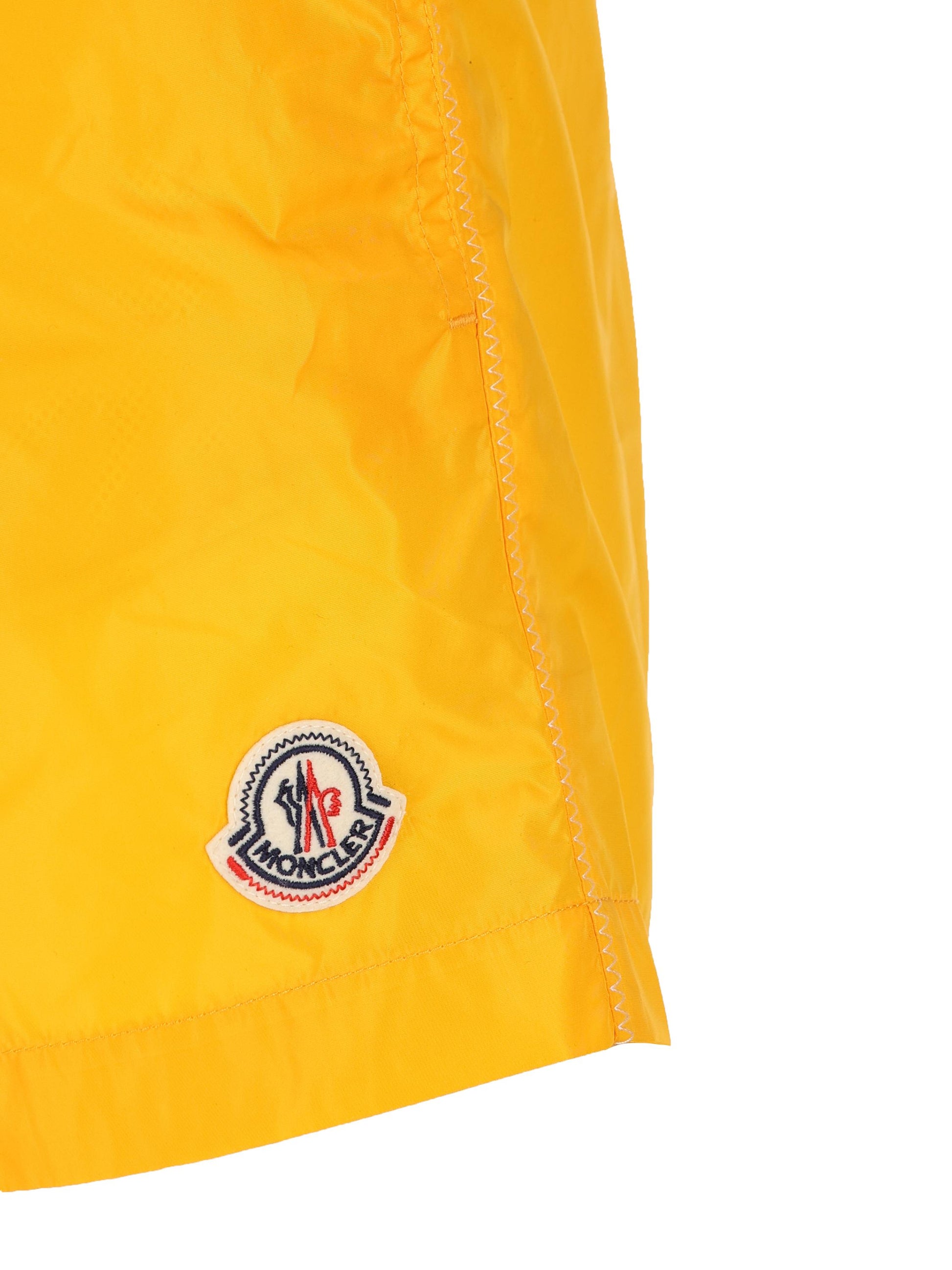 Shorts realizzati in poliammide M2C00005 599JK126 MONCLER 