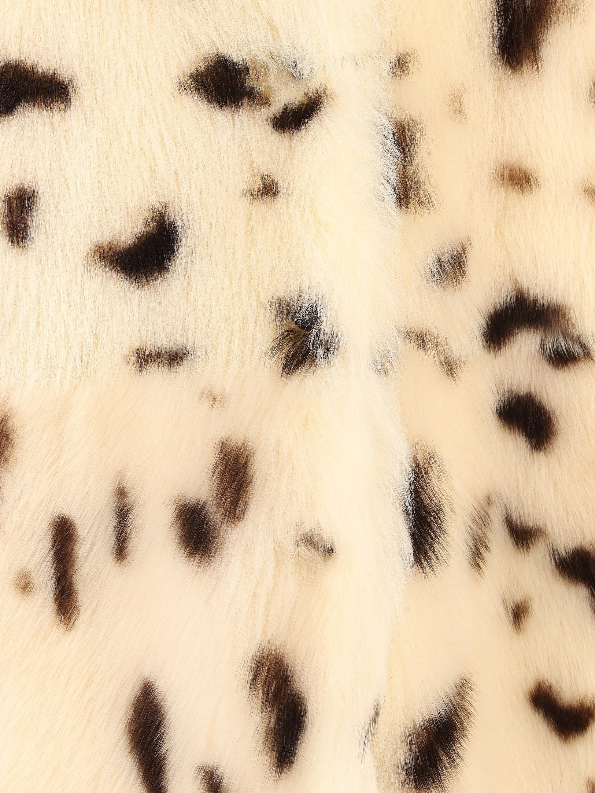 Cappotto realizzato in montone. 56A199 1729F0UDV PRADA 