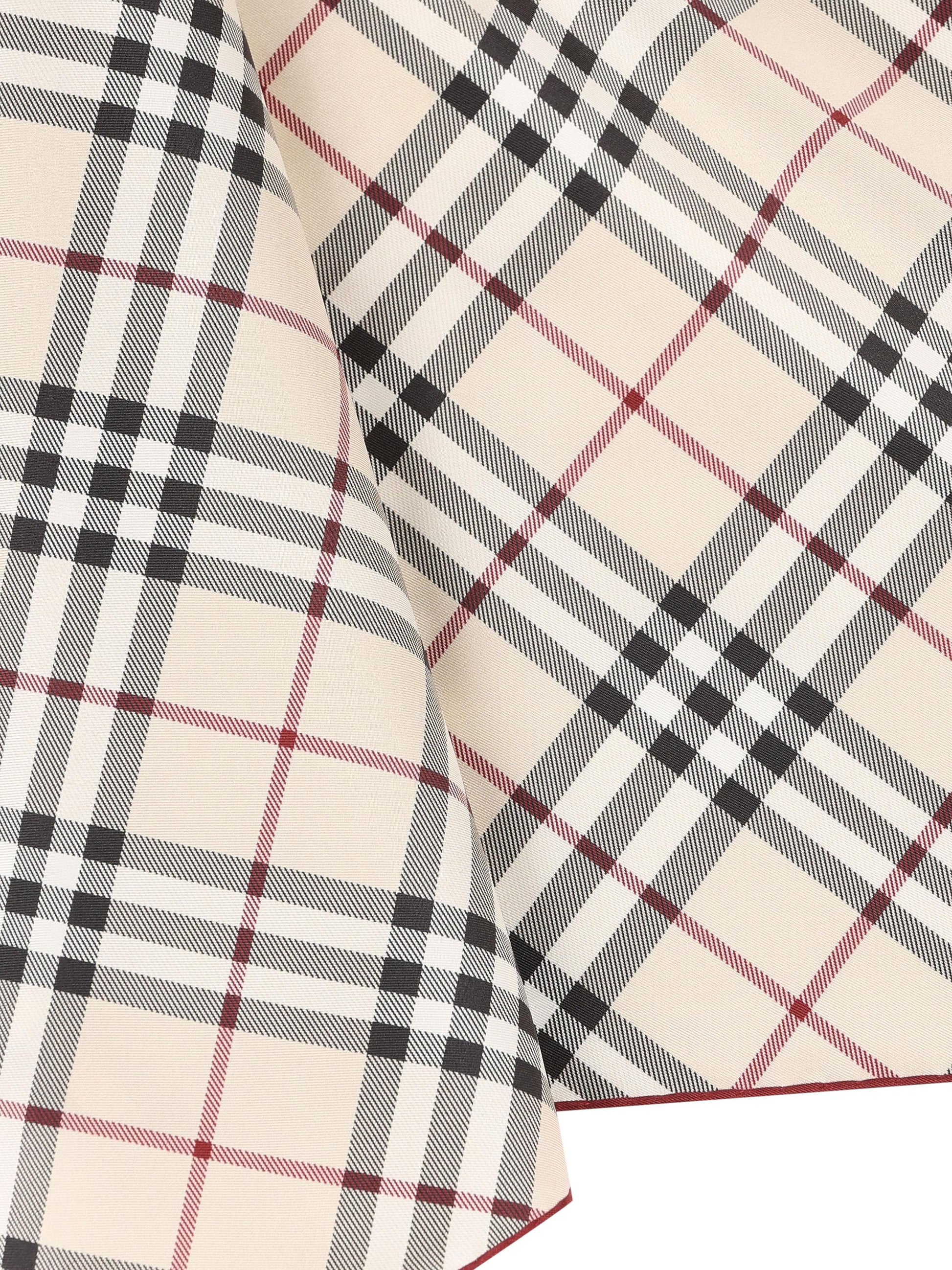 Foulard in twill di seta con motivo Burberry Check 8095223 A1450 BURBERRY 