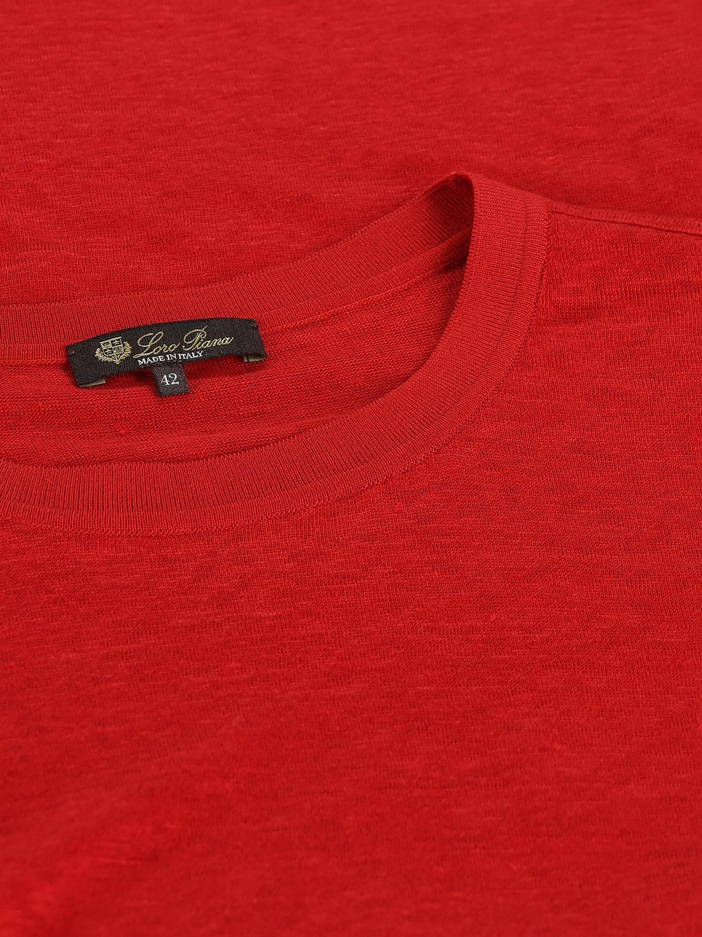 T-Shirt realizzata in lino. FAM8107 R354 LORO PIANA 
