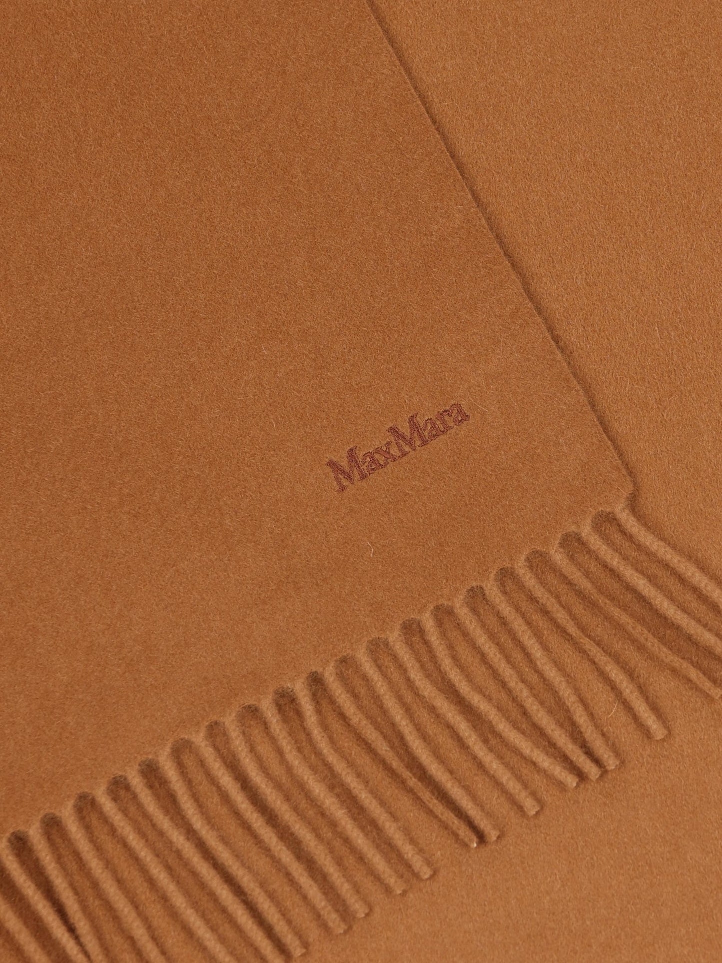 Sciarpa realizzata in cashmere. 2524546332600 009 MAX MARA 