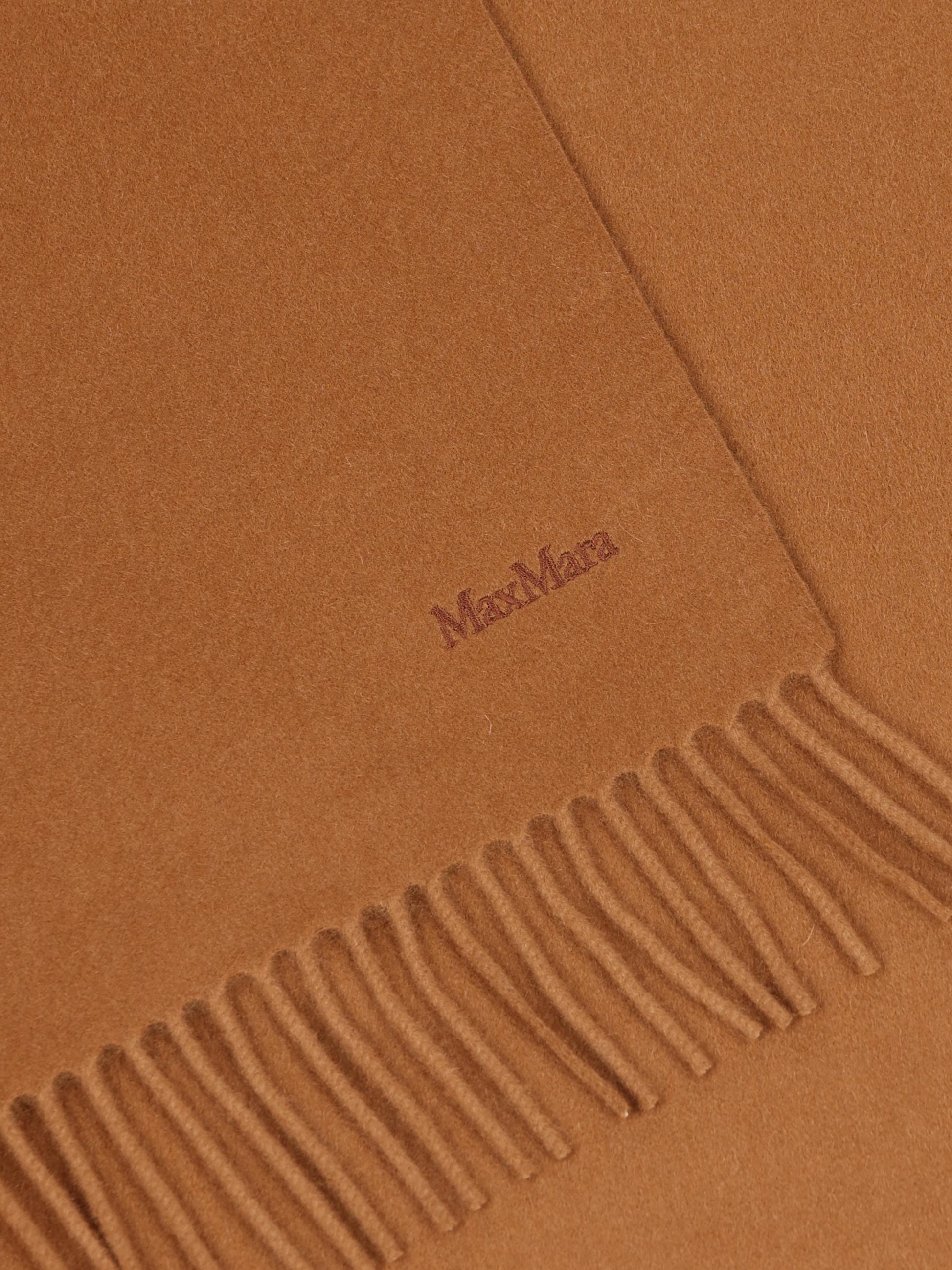 Sciarpa realizzata in cashmere. 2524546332600 009 MAX MARA 