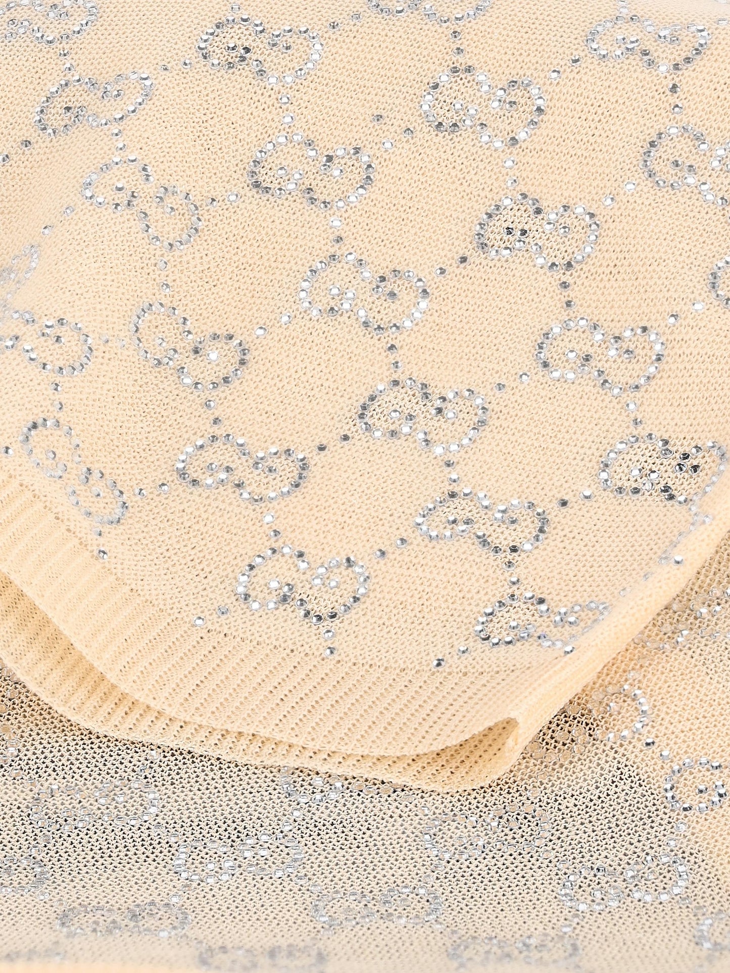 Top realizzato in seta. 856134 XKFC55012 GUCCI 