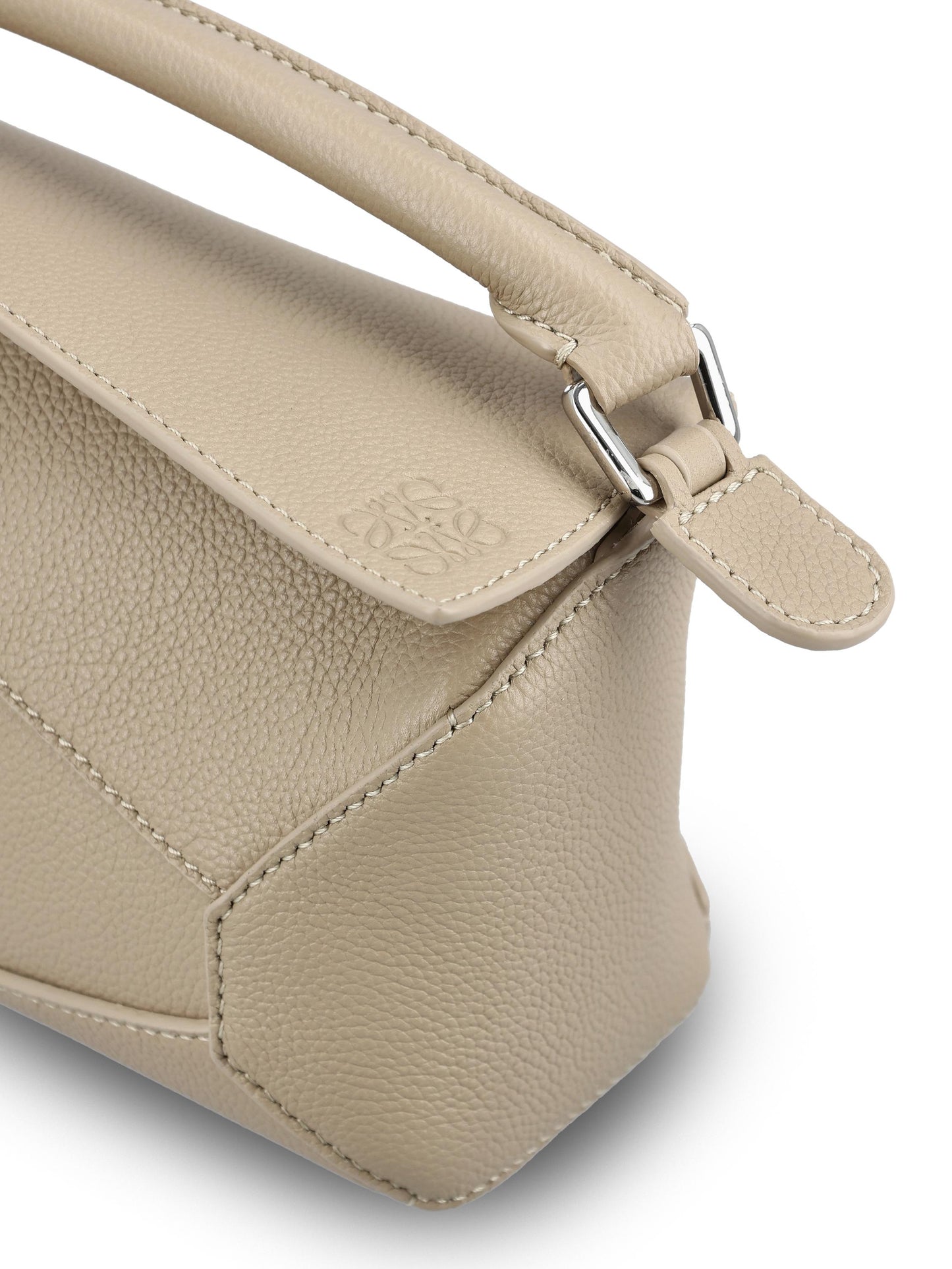 Borsa realizzata in pelle. A510P88X60 5541 LOEWE 