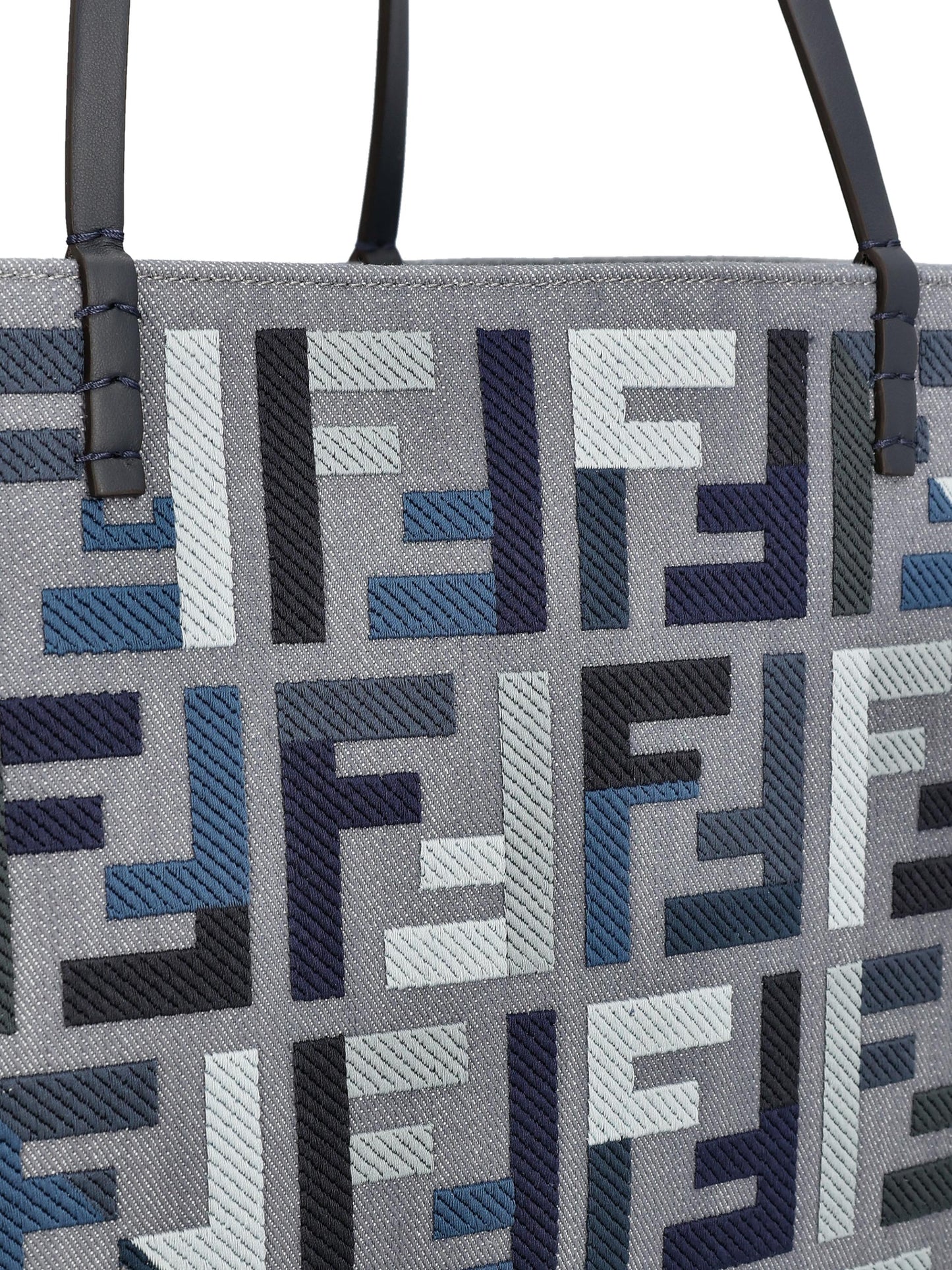 Borsa realizzata in canvas. 8BH425 AV11F1LAZ FENDI 