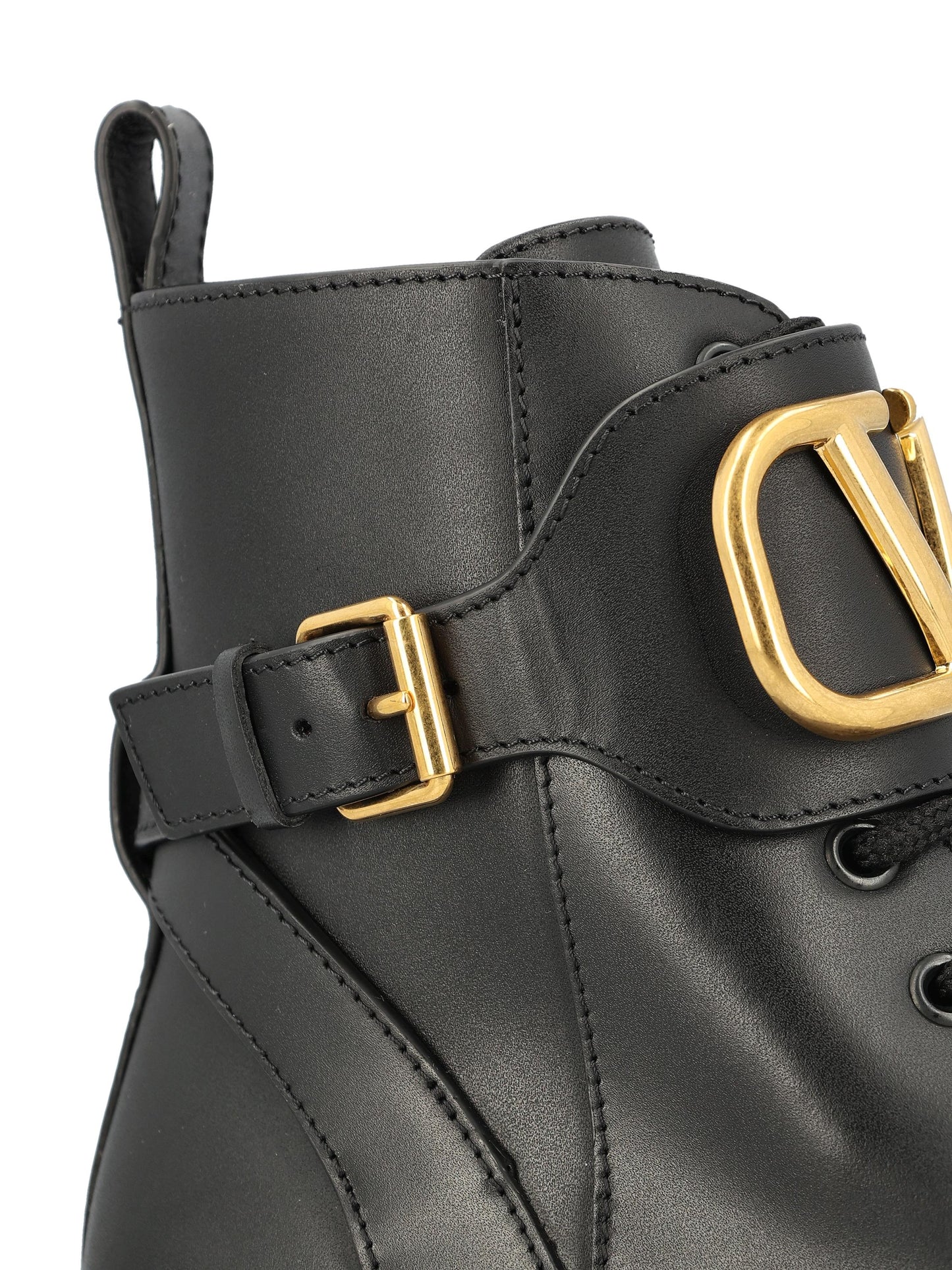 Stivali realizzati in pelle di vitello. ZW2S0Q03BEK 0NO VALENTINO GARAVANI 