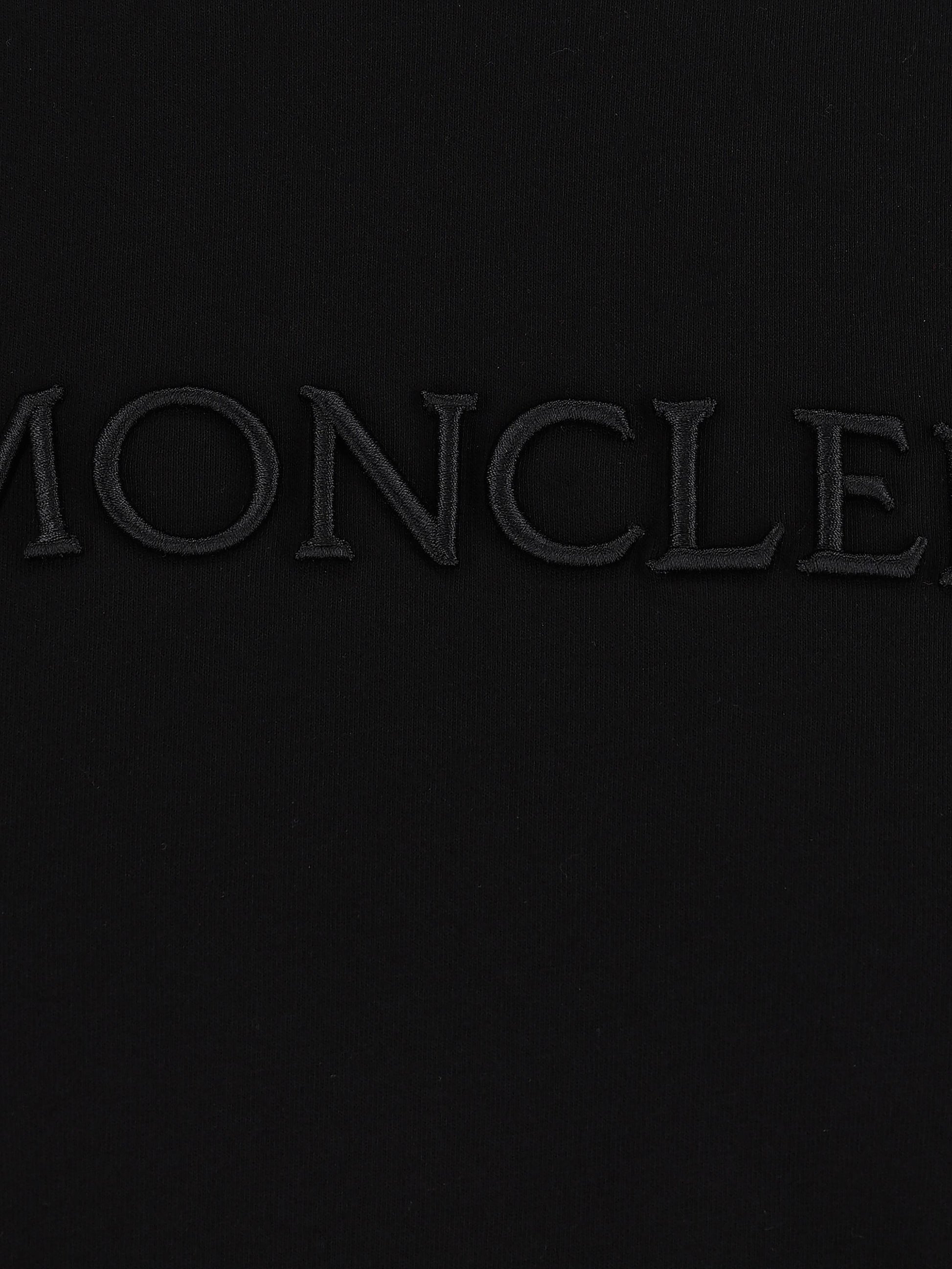 T-Shirt realizzata in cotone. W8C00021 89AUO999 MONCLER 