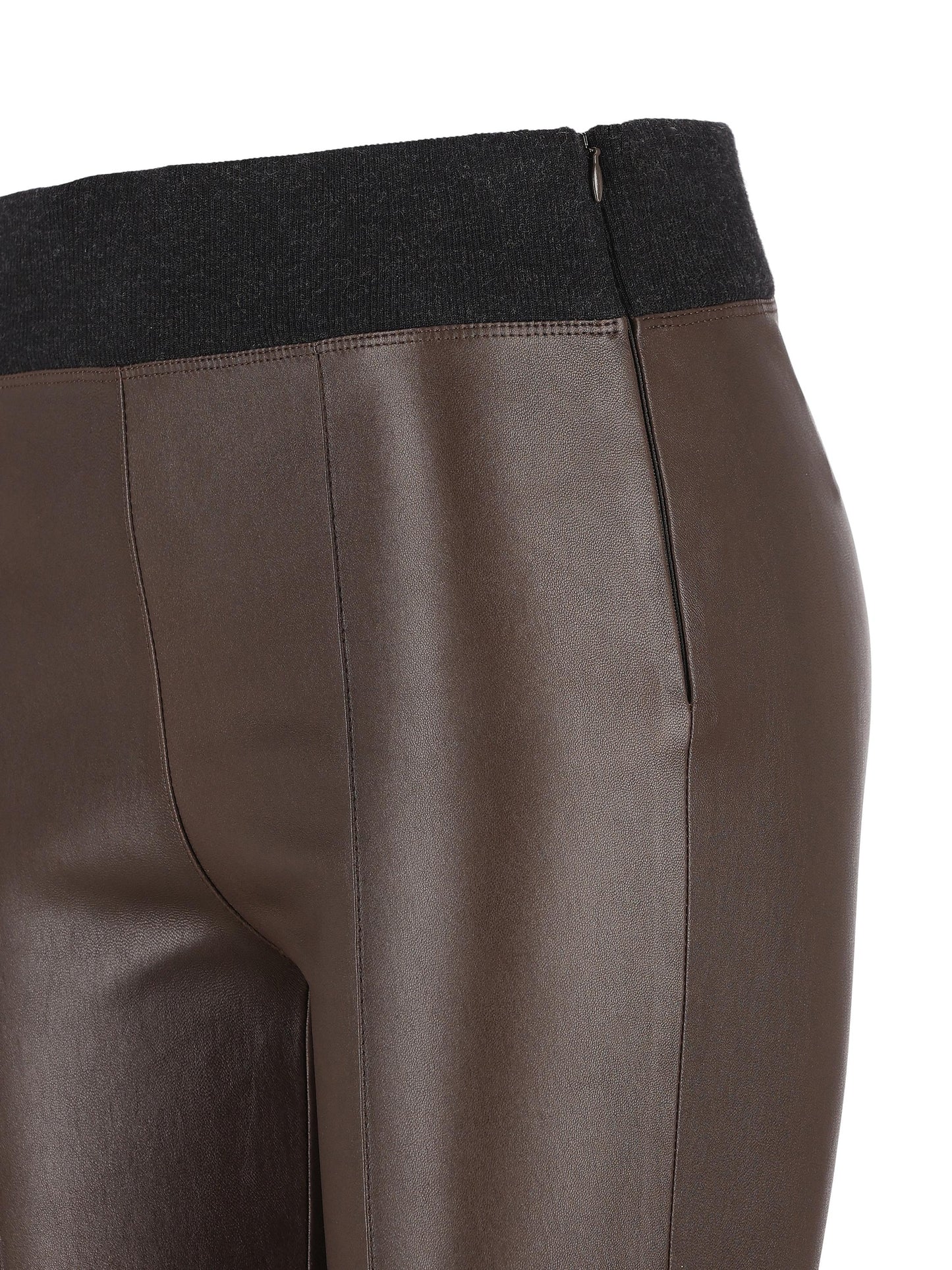 Pantaloni realizzati in pelle. M0V32P8788 C9100 BRUNELLO CUCINELLI 