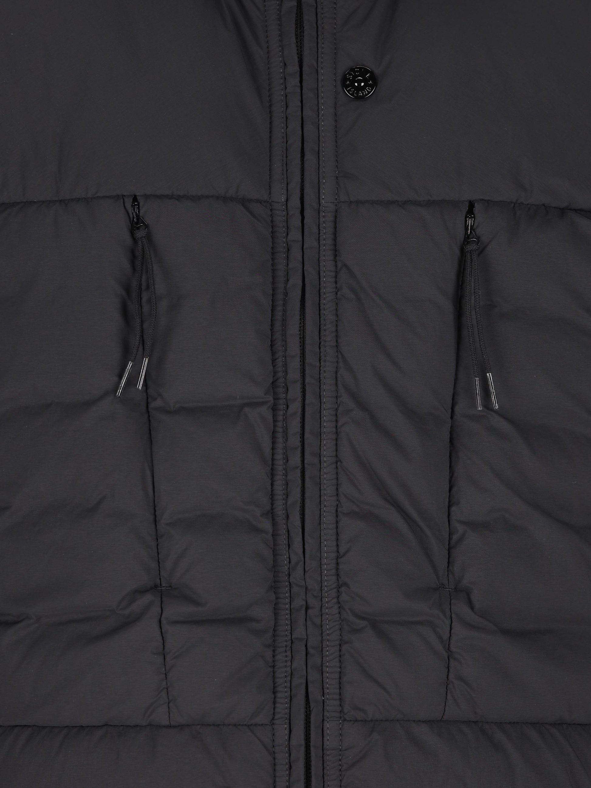 Giacca realizzata in poliammide ed elastan. 4100106 S0183V0029 STONE ISLAND 