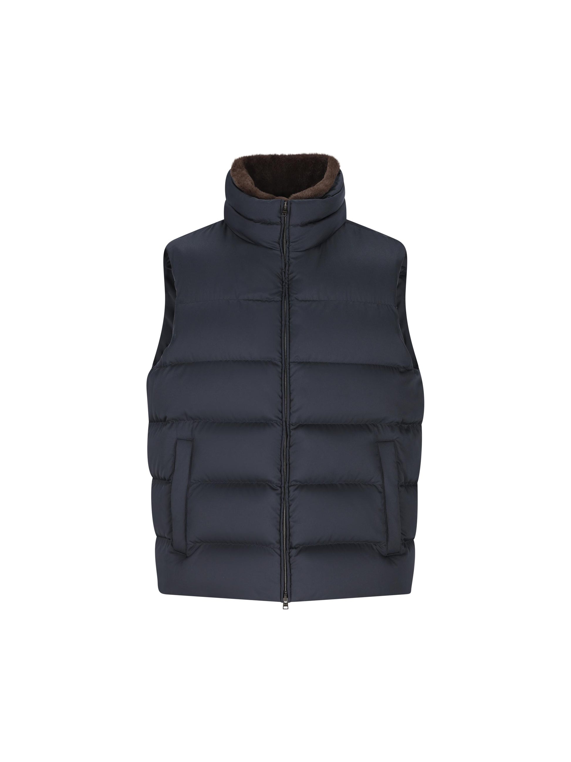 Gilet realizzato in poliestere. PI001267U 12414Z9200 HERNO 