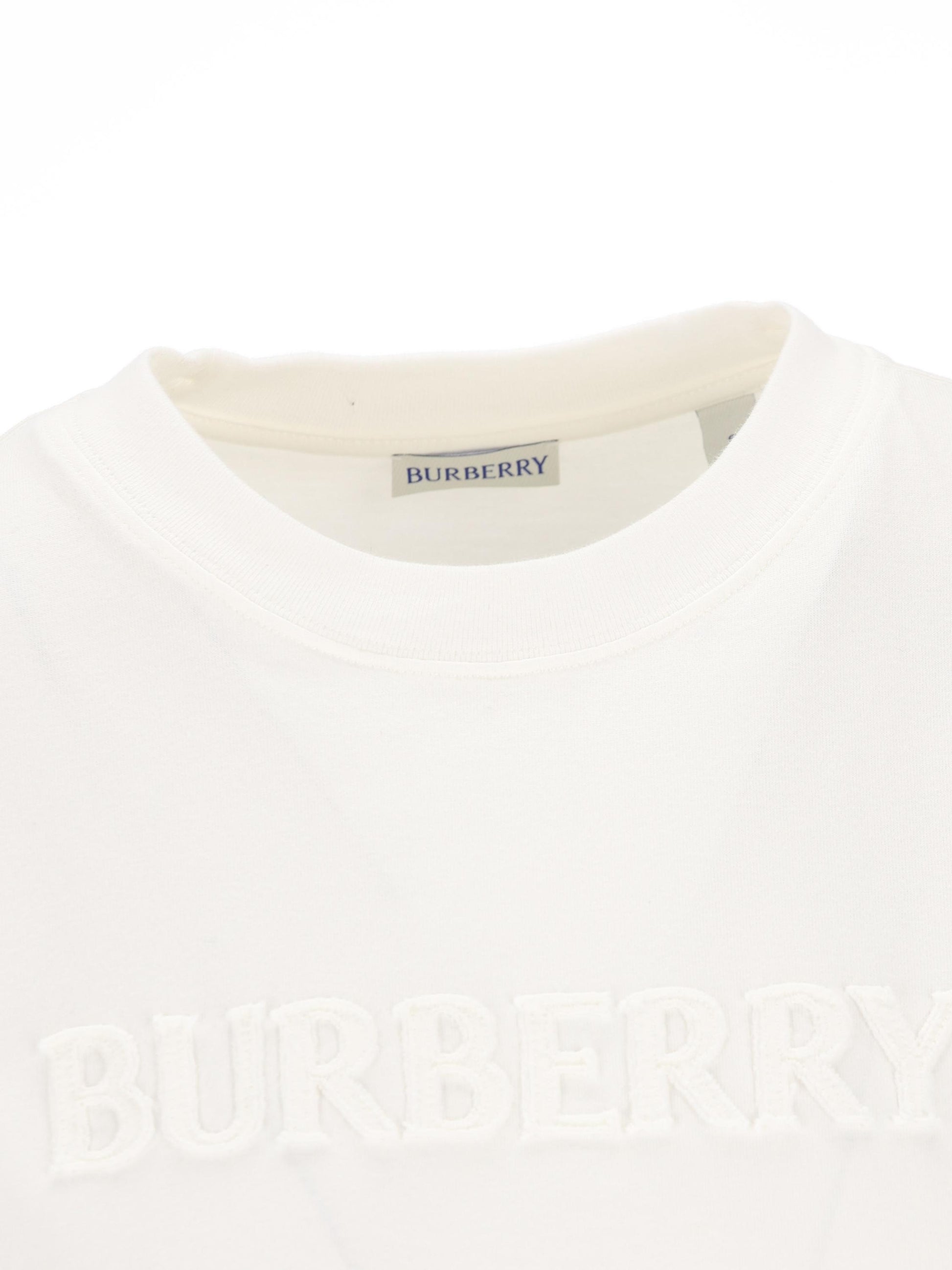T-Shirt realizzata in cotone. 8118966 B7078 BURBERRY 