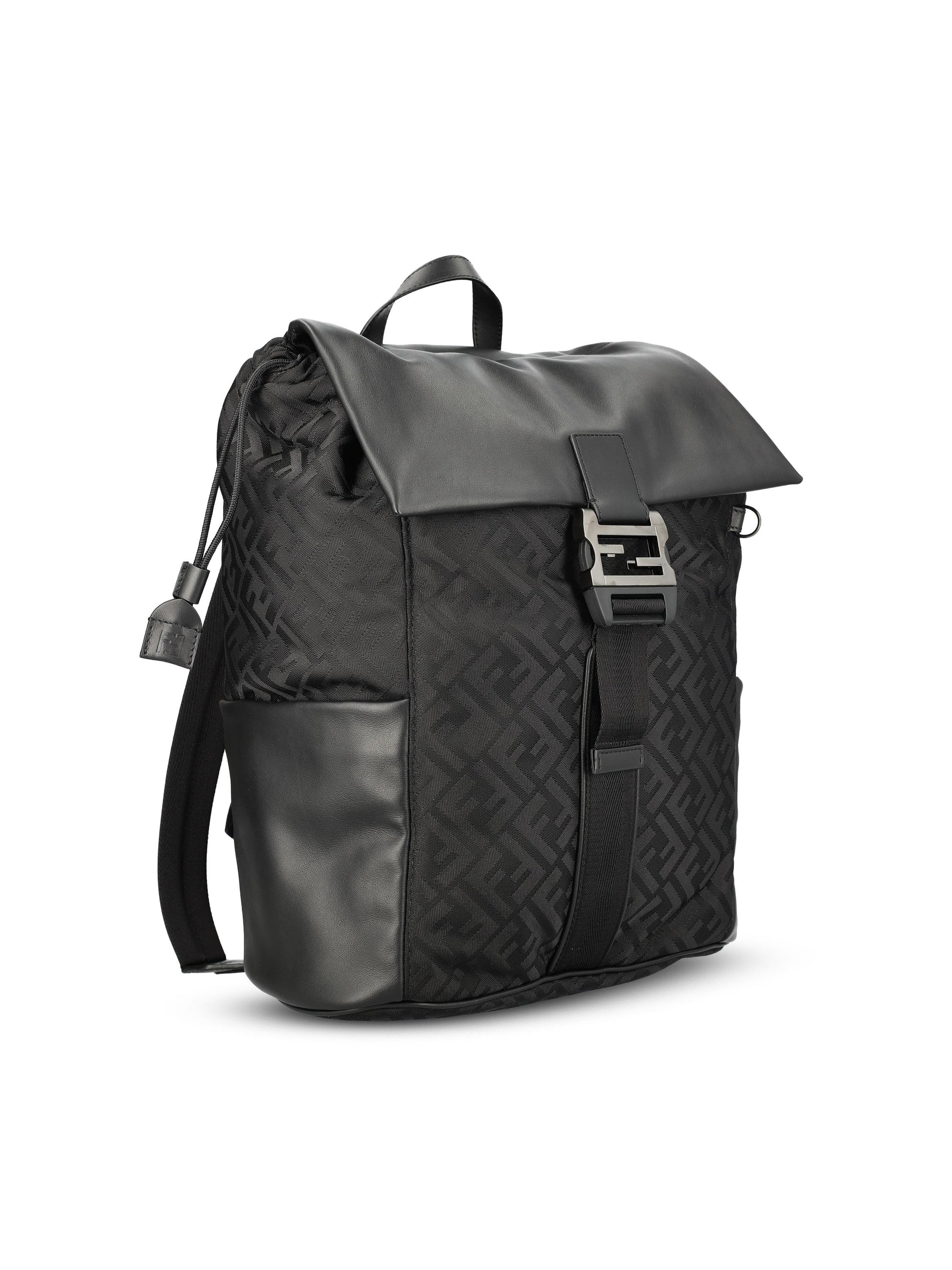 Zaino realizzato in nylon. 7VZ090 AVC6F0SAJ FENDI 