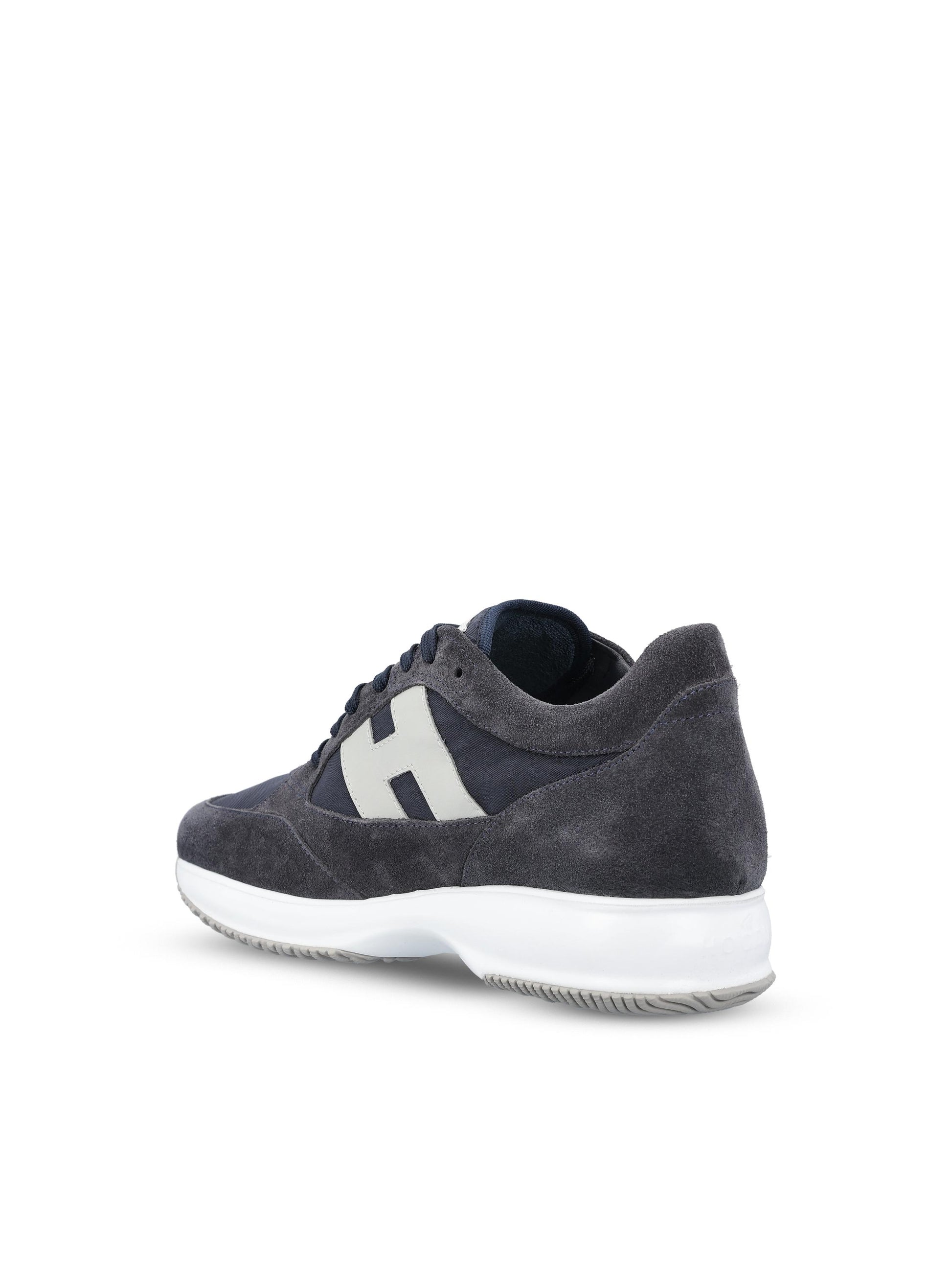 Sneakers realizzate in pelle scamosciata. HXM7130GC80V4R 785V HOGAN 