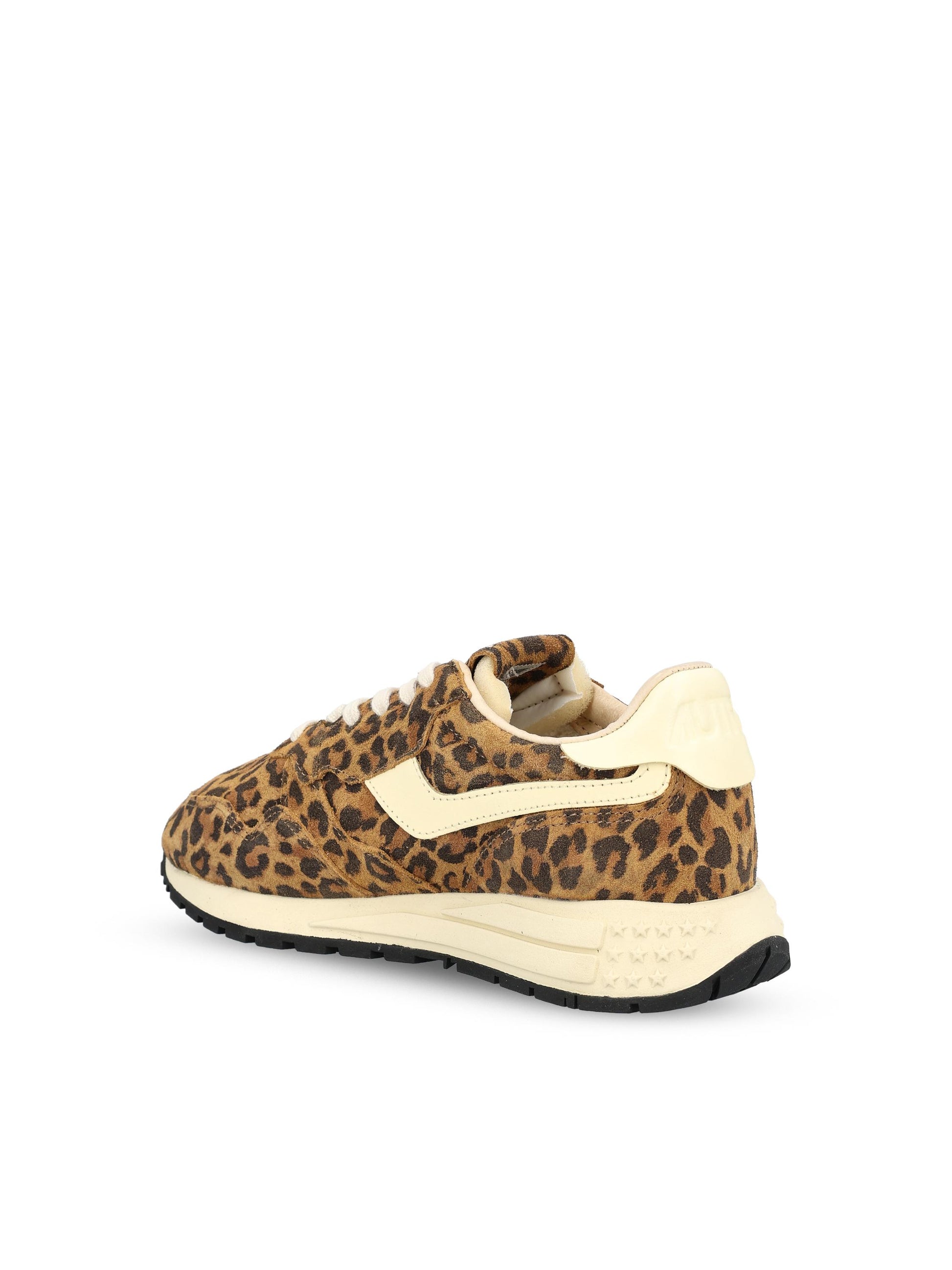 Sneakers realizzate in suede e pelle. WWLW UJ02 AUTRY 