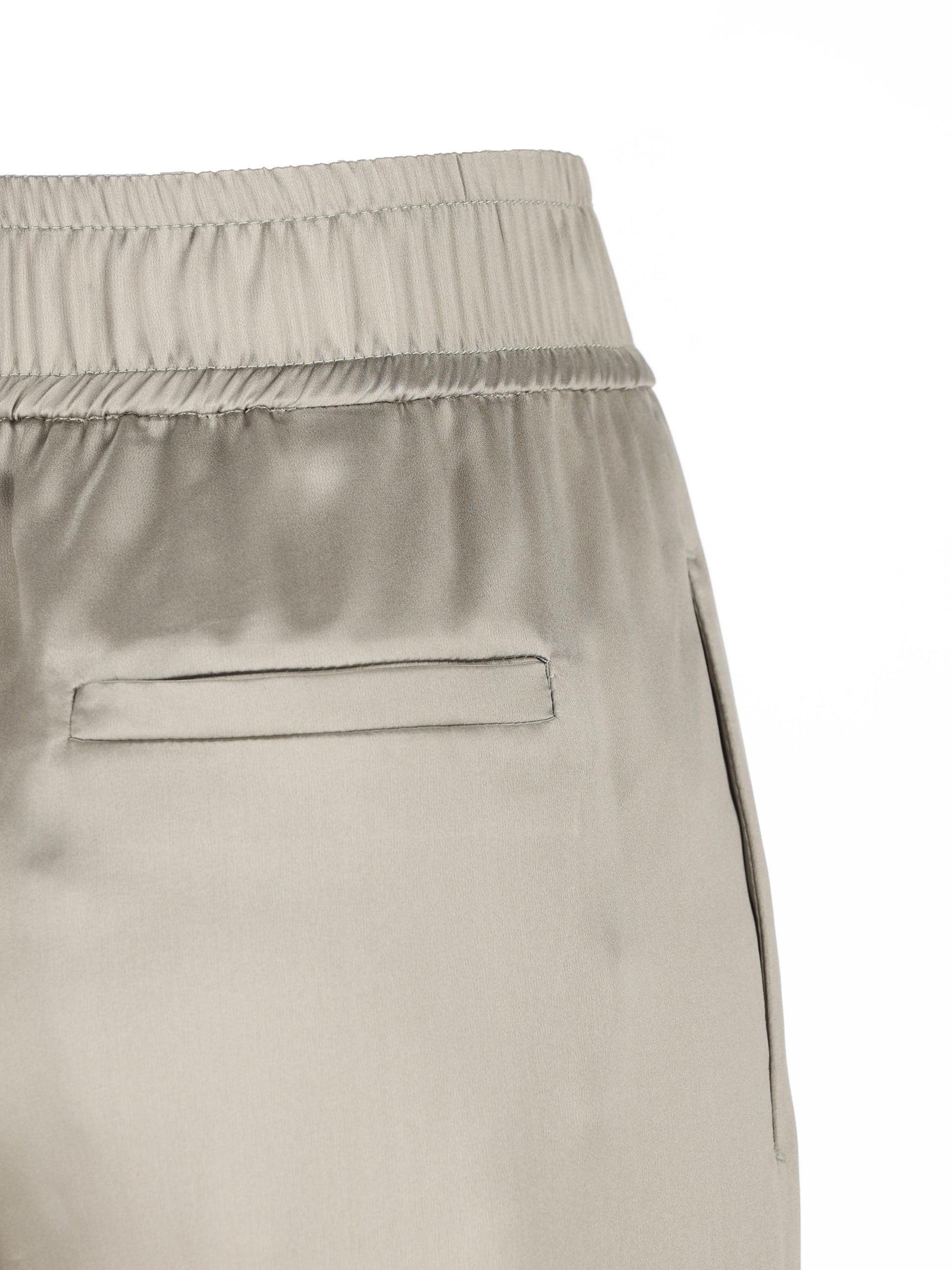 Pantaloni realizzati in seta ed elastan. M0C59P8942 C9125 BRUNELLO CUCINELLI 