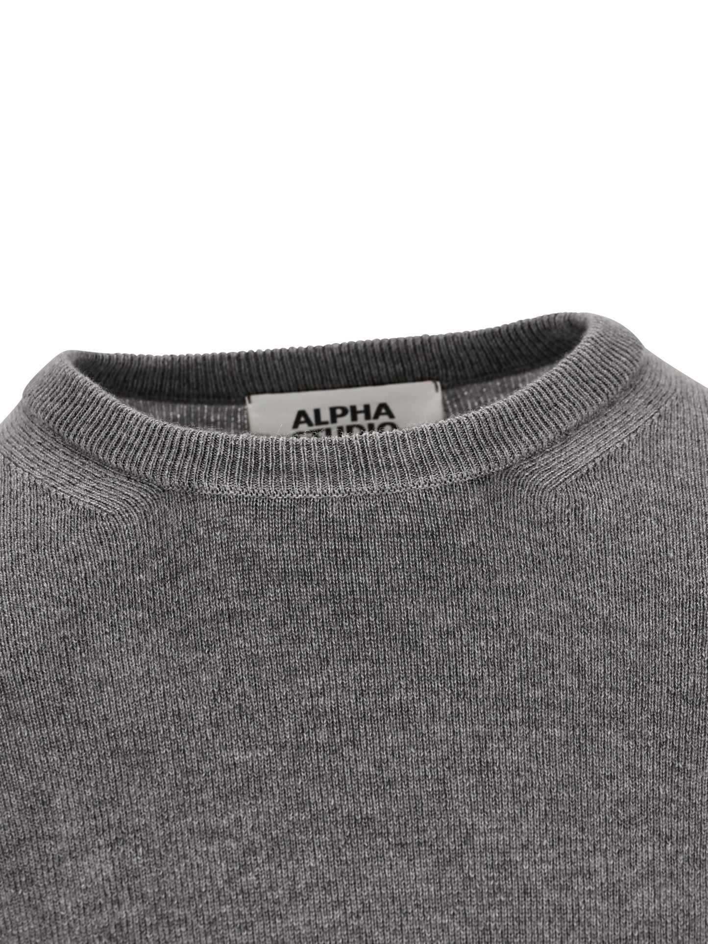 Maglione realizzato in cashmere. 3150C 1005 ALPHA STUDIO 