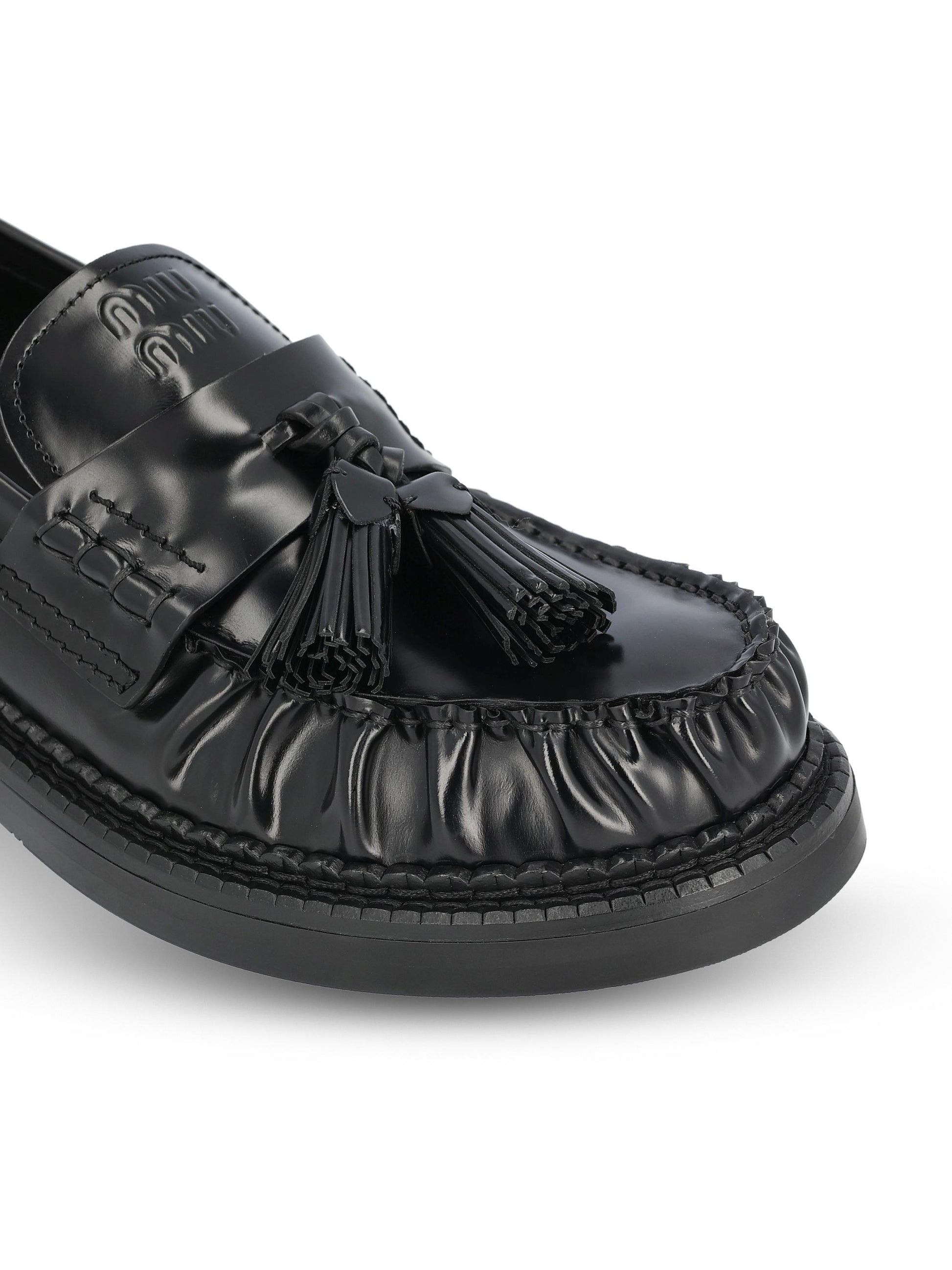 Mocassini realizzati in pelle di vitello. 5D497E 055F0002 MIU MIU 