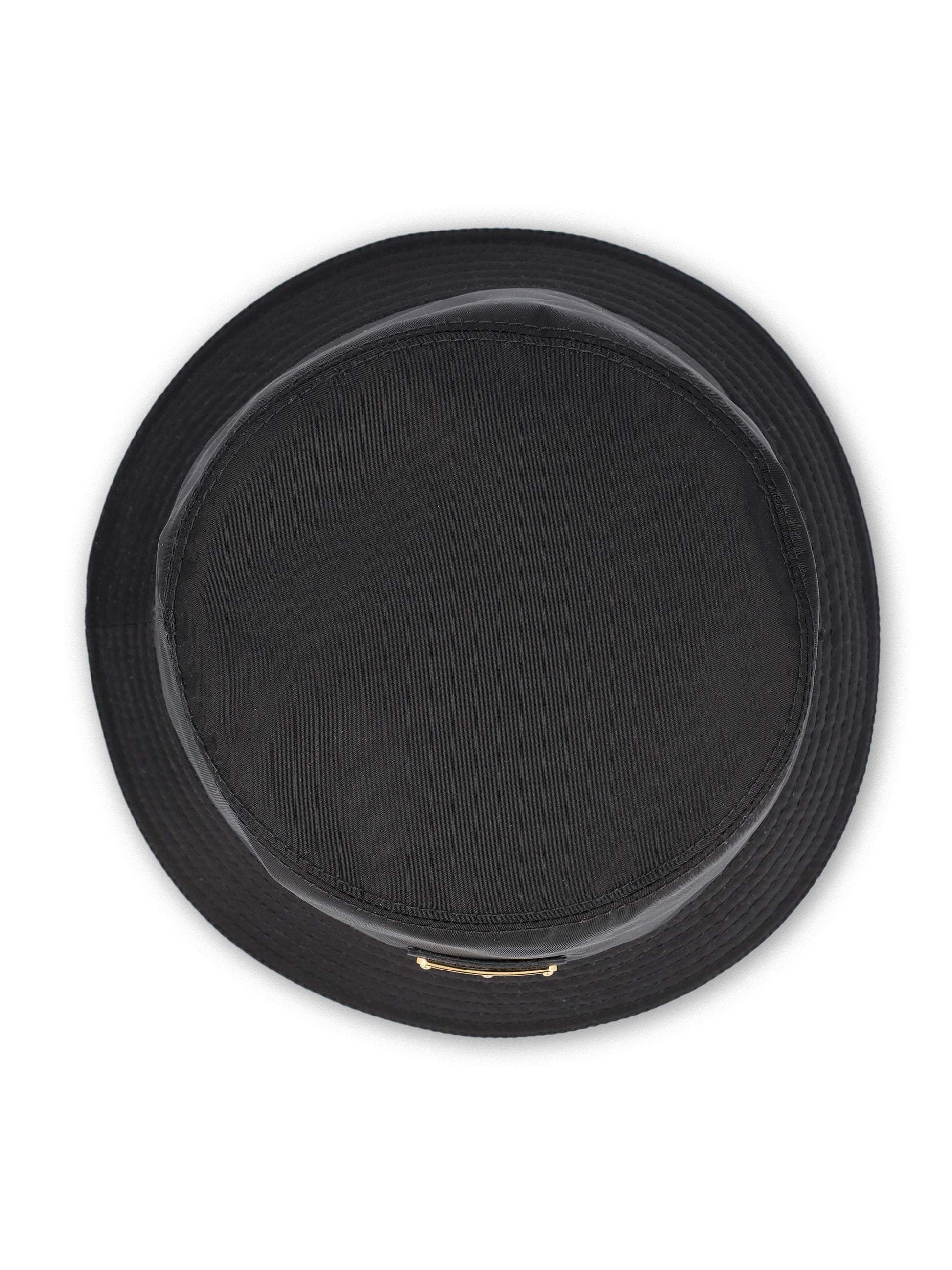 Cappello realizzato in poliammide riciclato. 1HC137 2DMIF0632 PRADA 