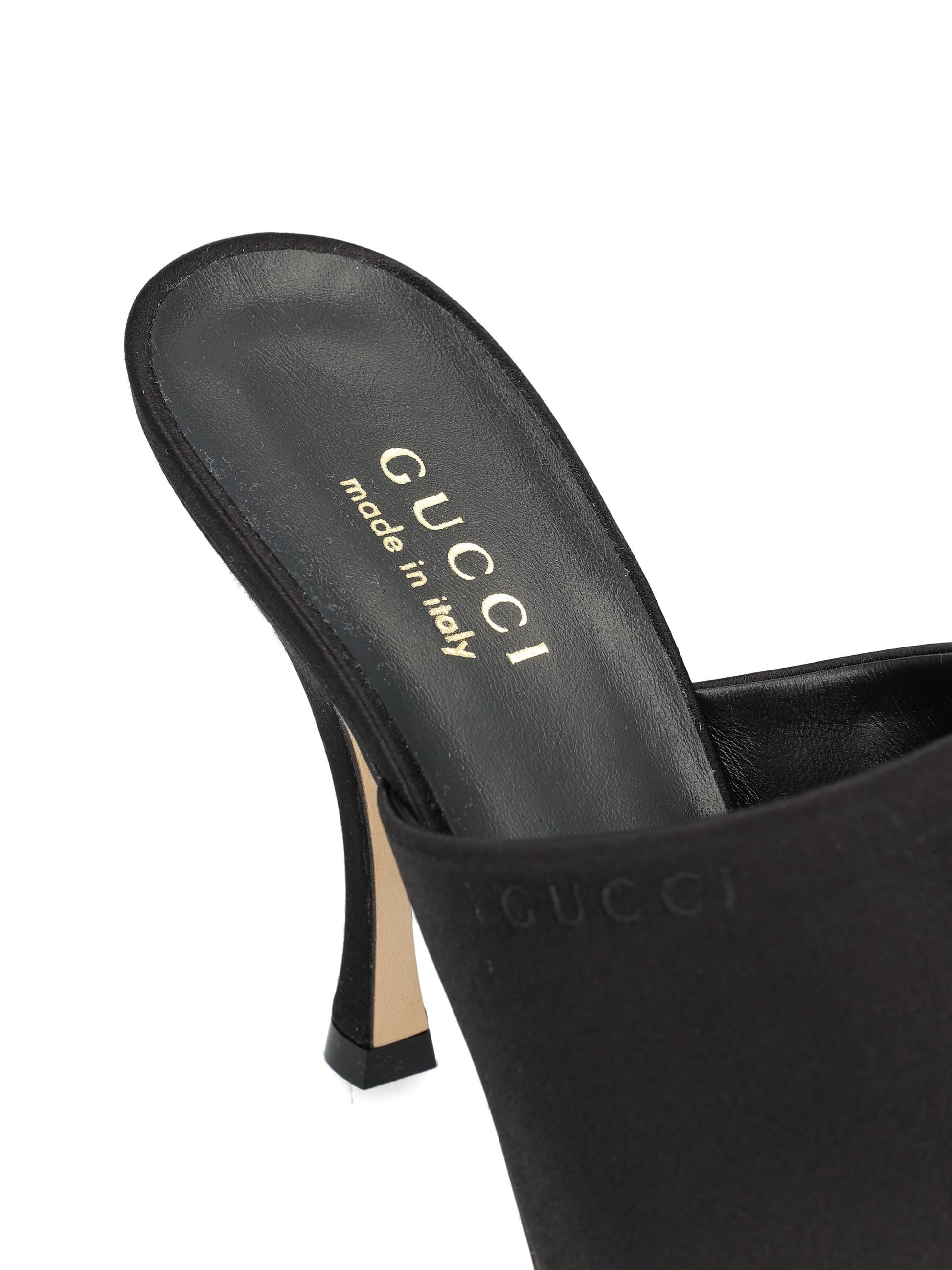 Sandalo realizzato in raso. 856997 F14001000 GUCCI 