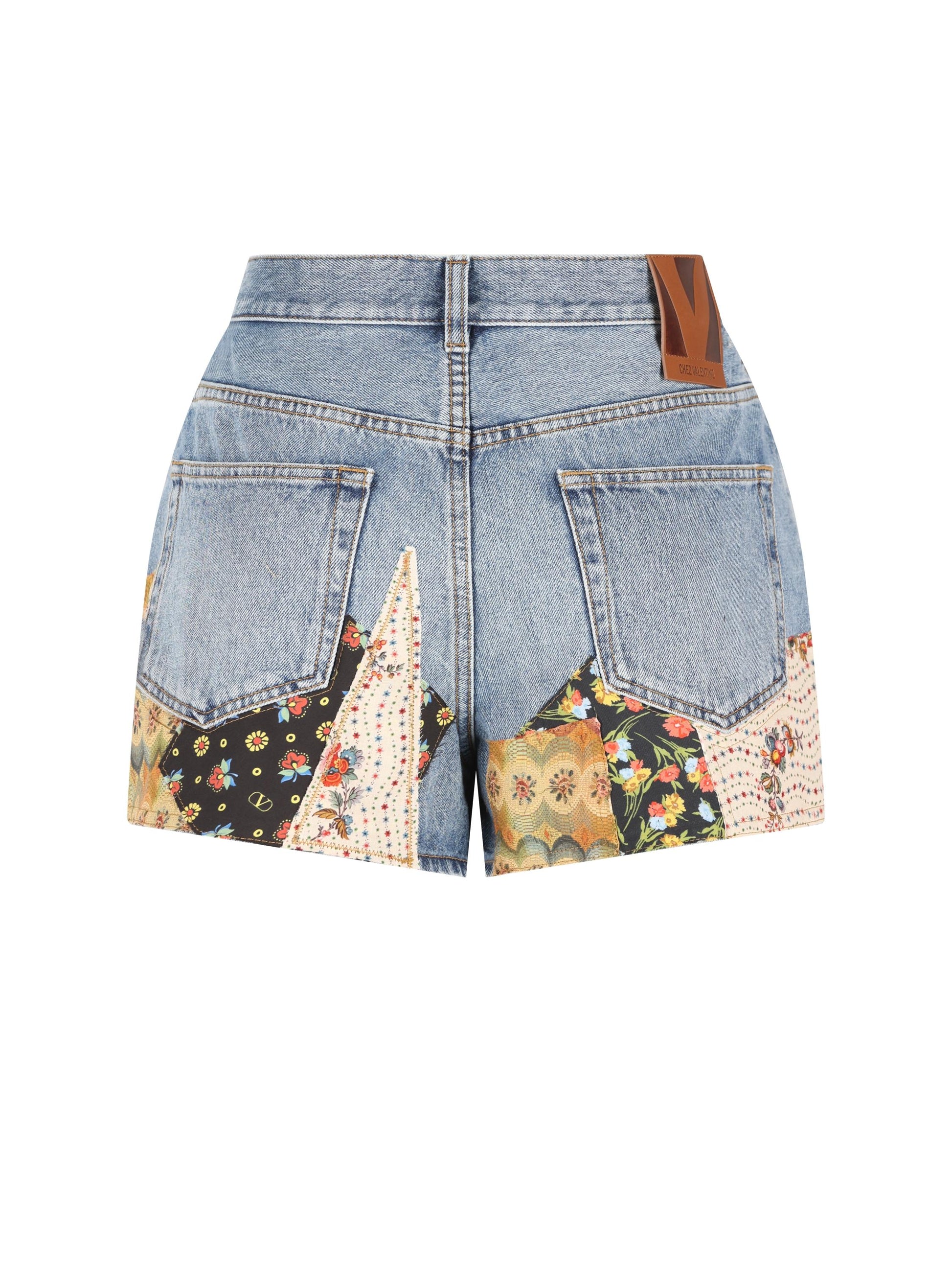 Shorts realizzati in cotone. 8B3DD2AW9YB 558 VALENTINO GARAVANI 